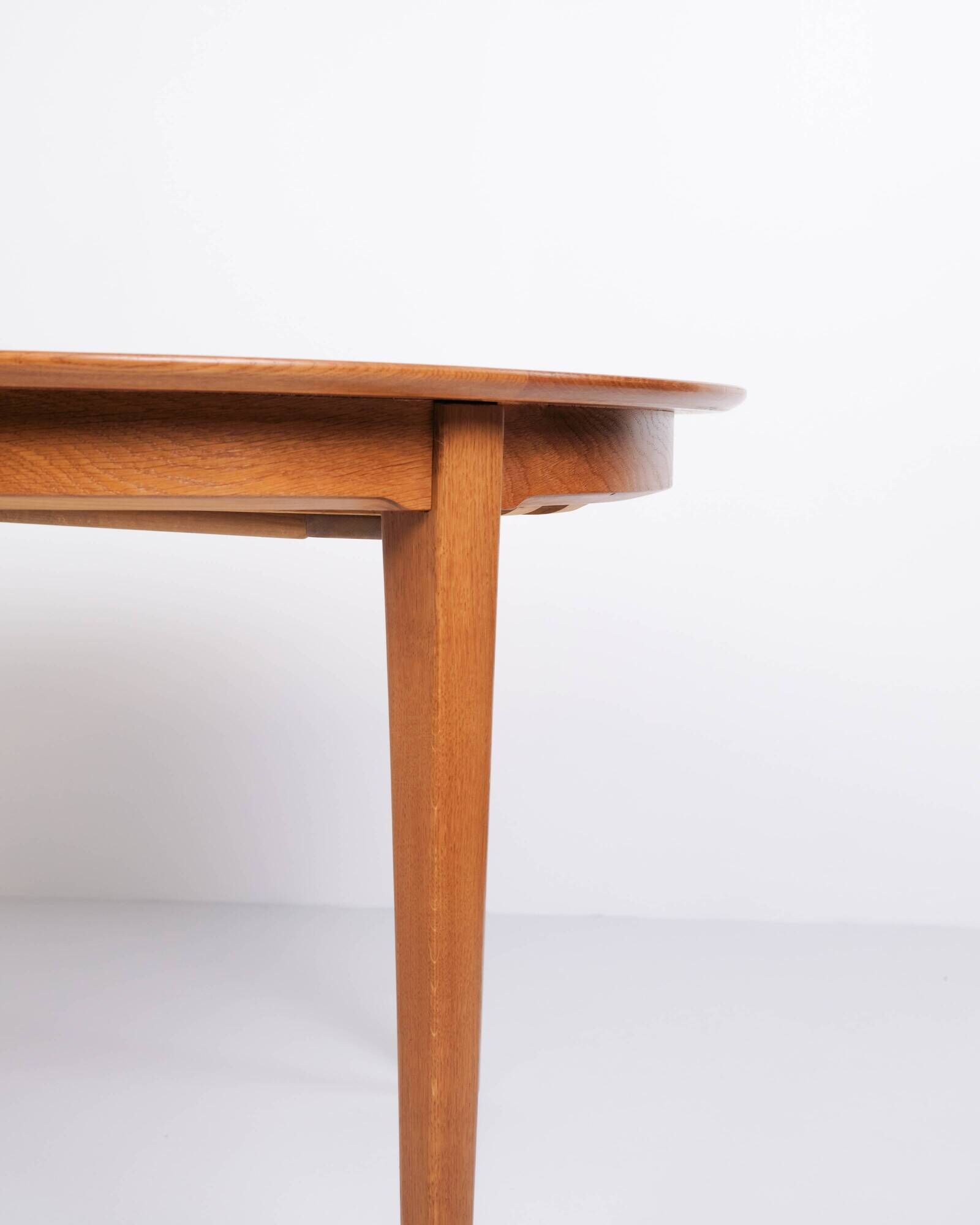 Dining table - Oak wood - Danish design - 1960s