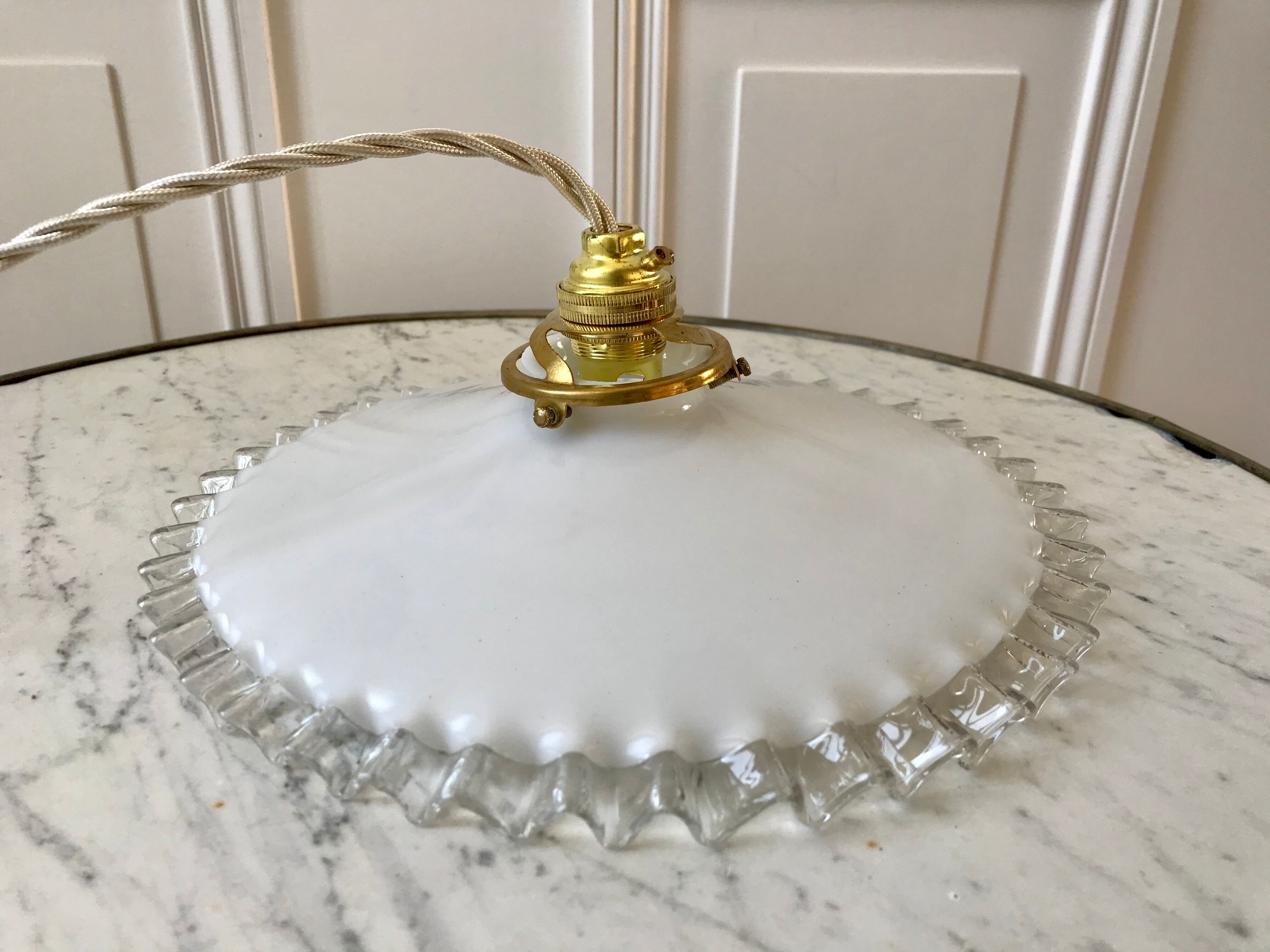 Serrated opaline suspension 20-30s