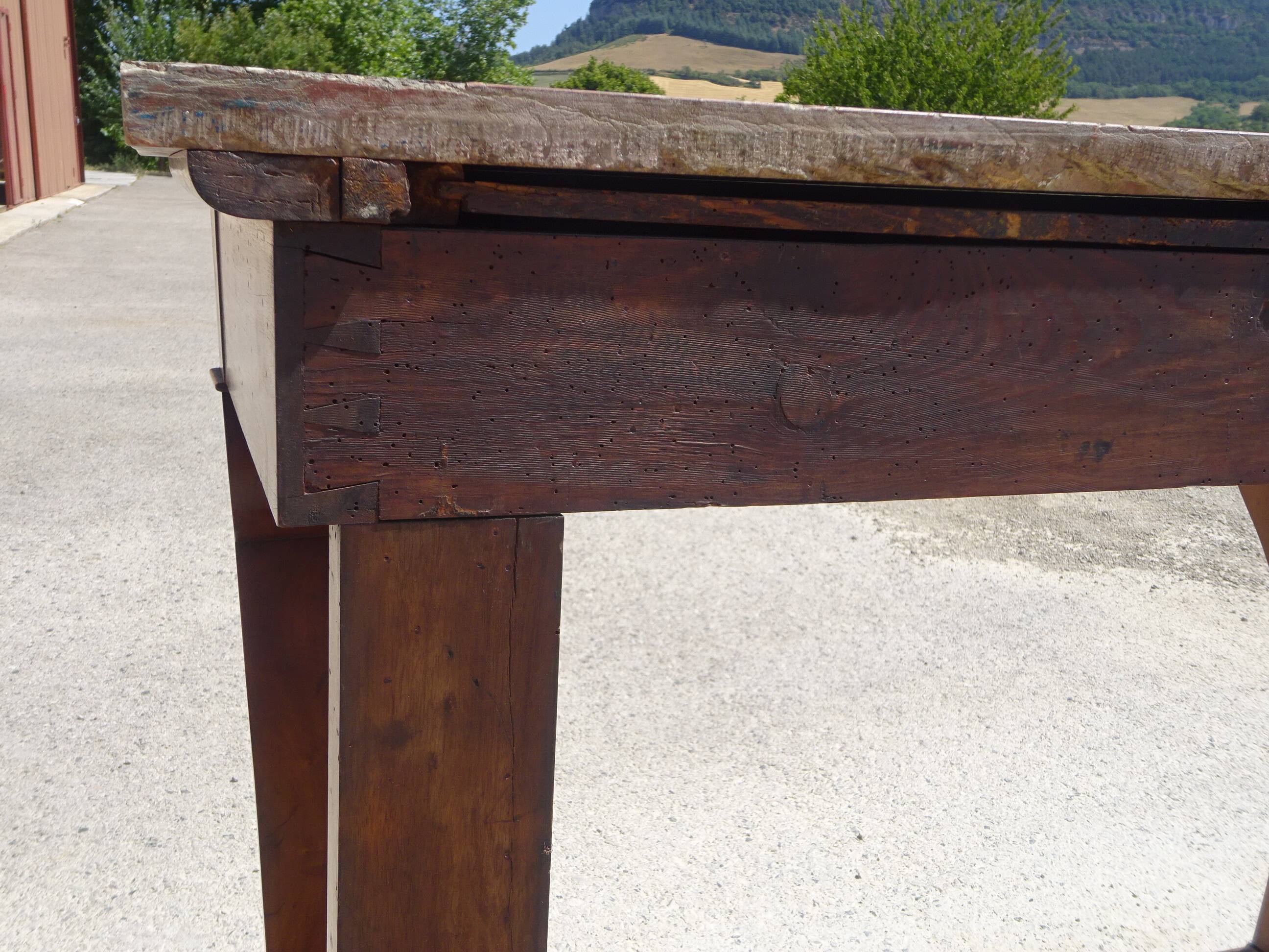 Console époque Restauration, style  Charles X en noyer avec marbre griotte