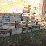 Old box with 10 wooden bottles -bc