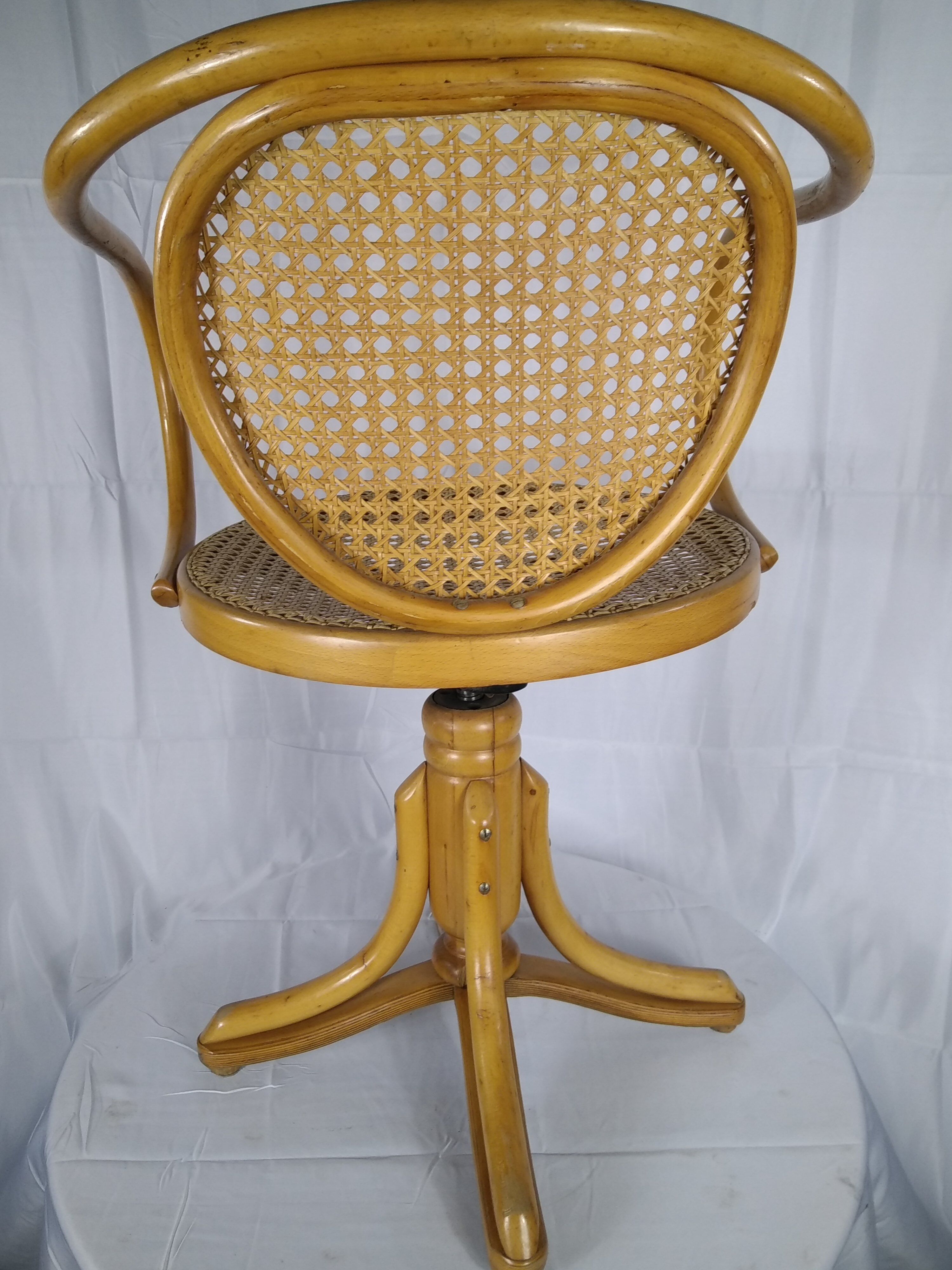 Bentwood curved chair