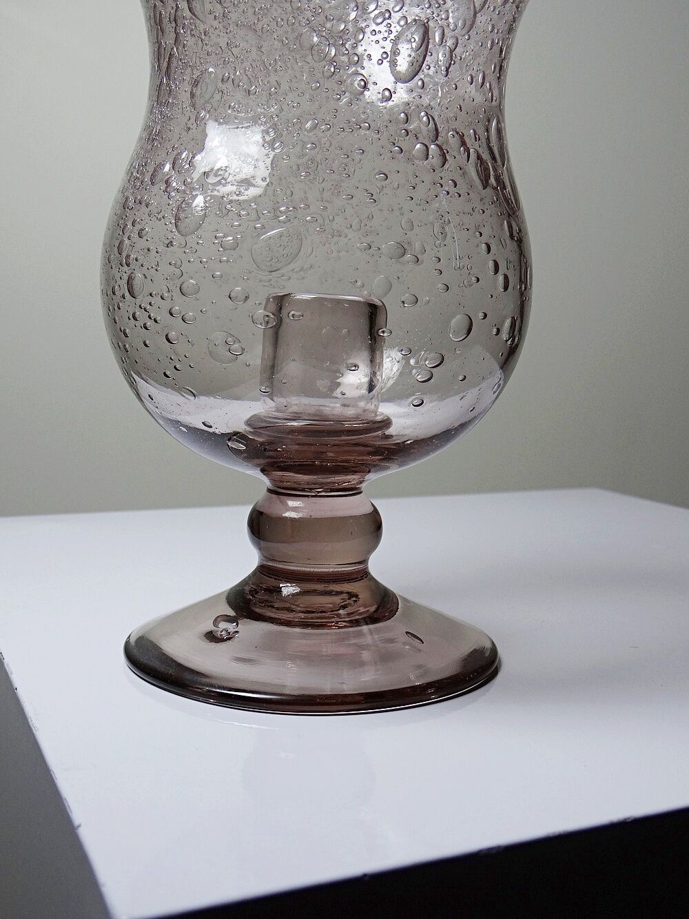 Vintage glass bubble photophore in pale amethyst, Biot style, 1970-1980.