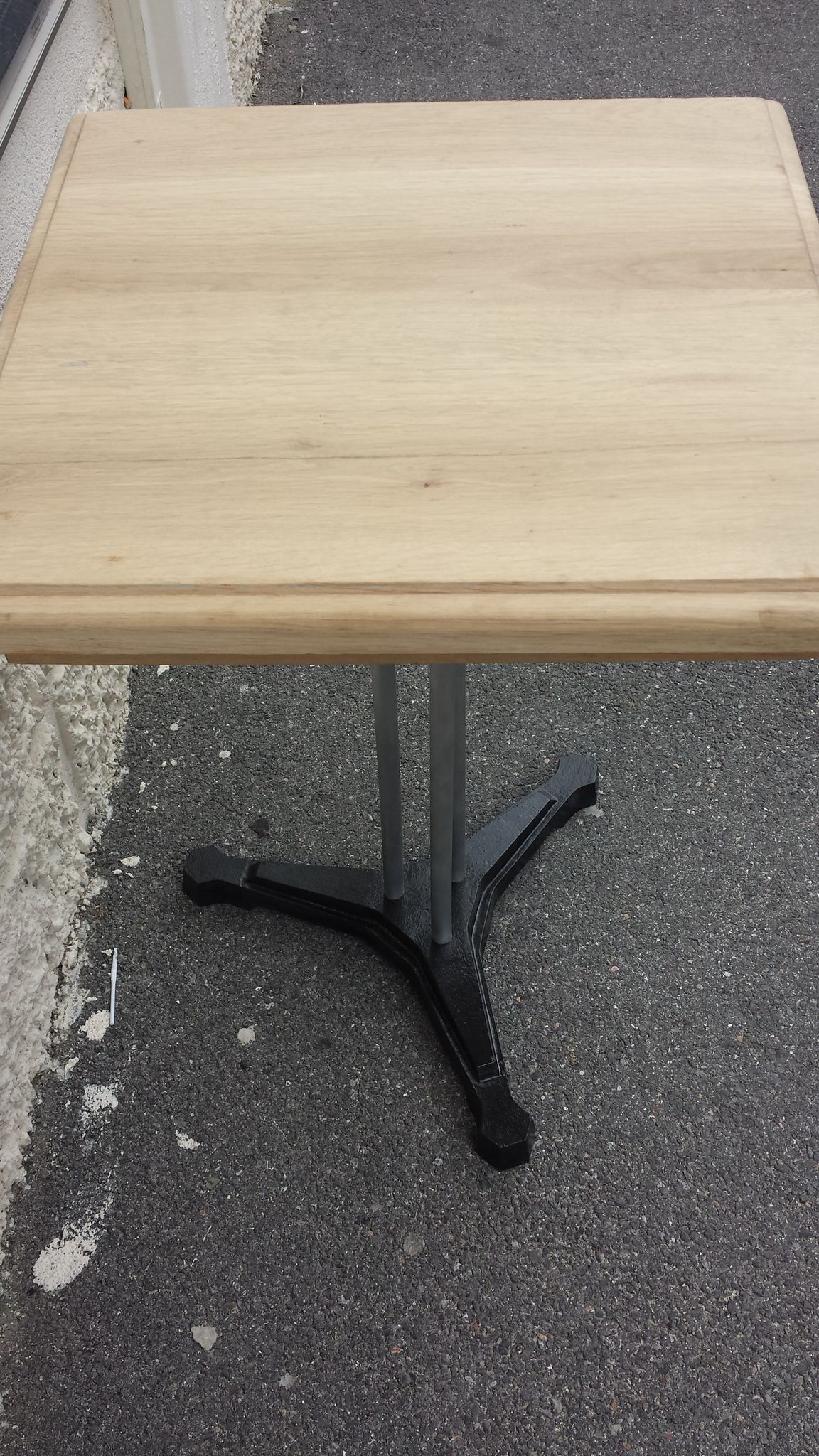 Table bistrot