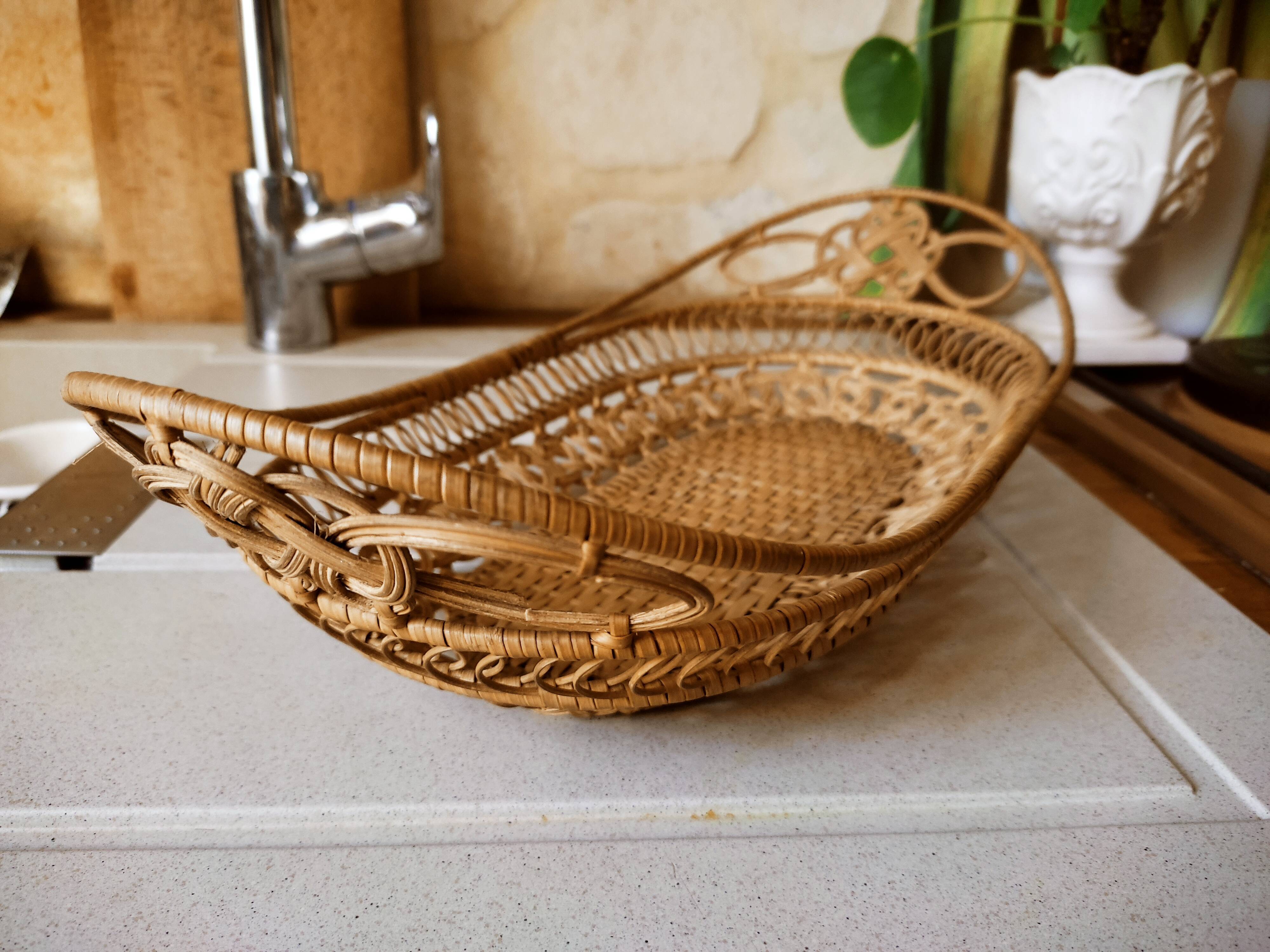 Wicker lace basket