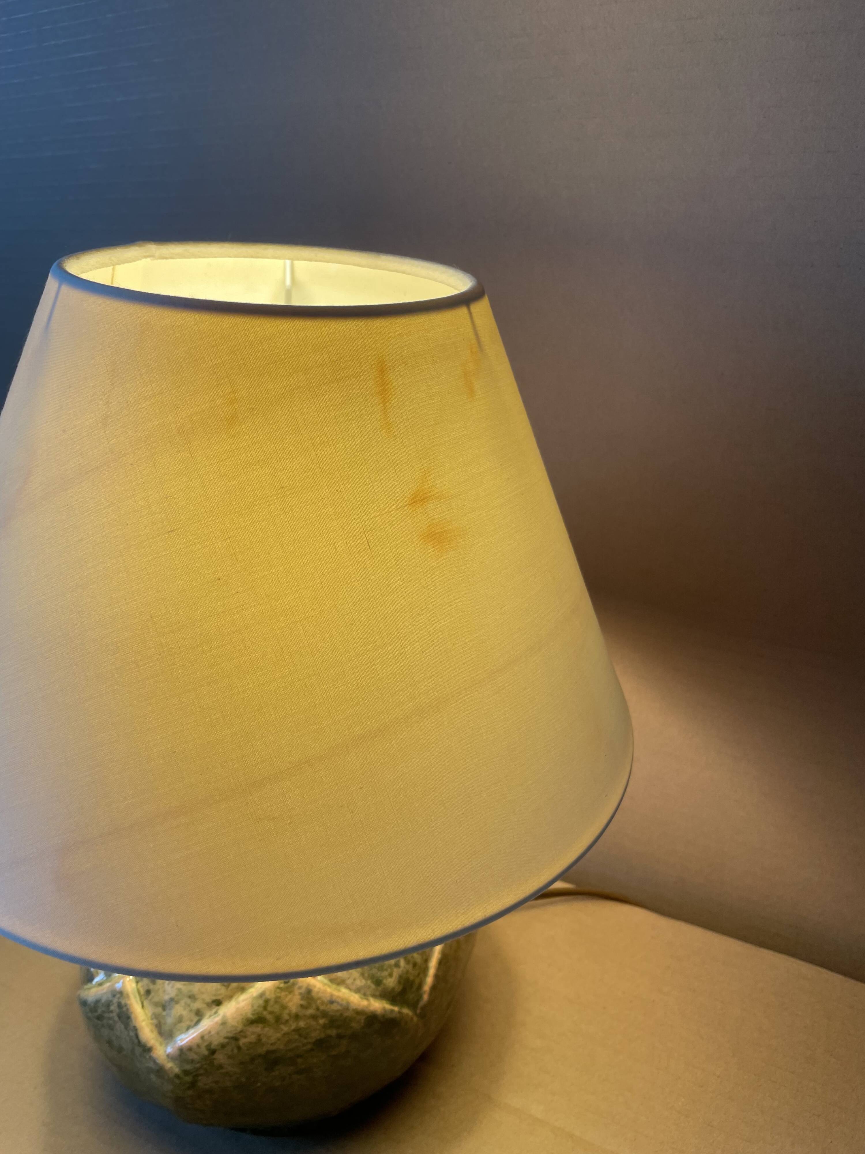 Ceramic table lamp