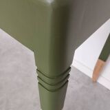 Bureau vert olive