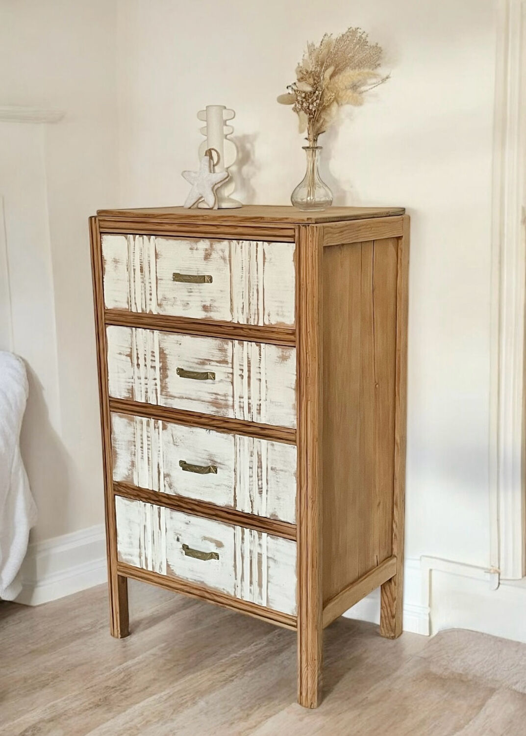 Set of occasional furniture