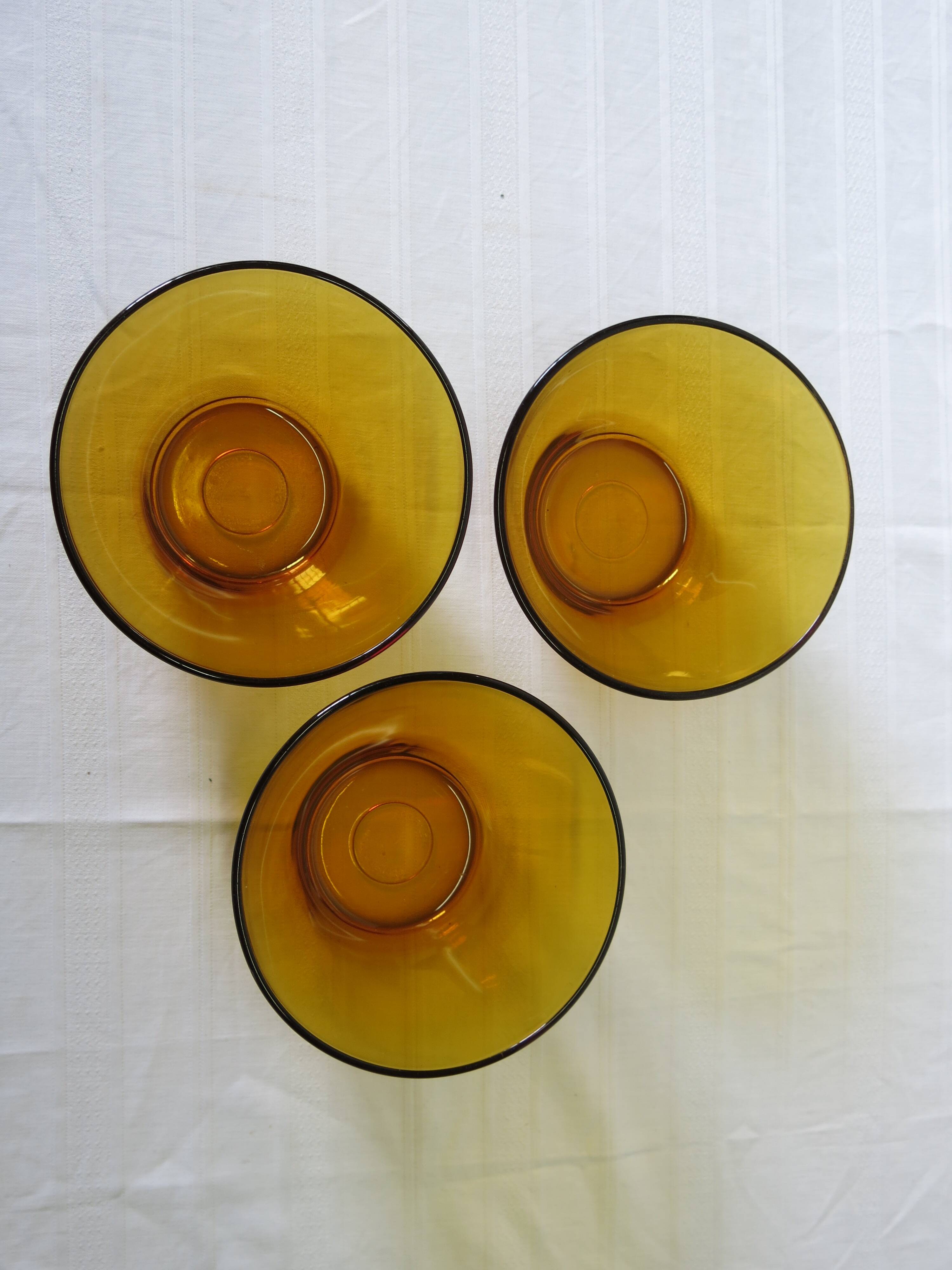 3 yellow amber glass bowls from Duralex in very good condition