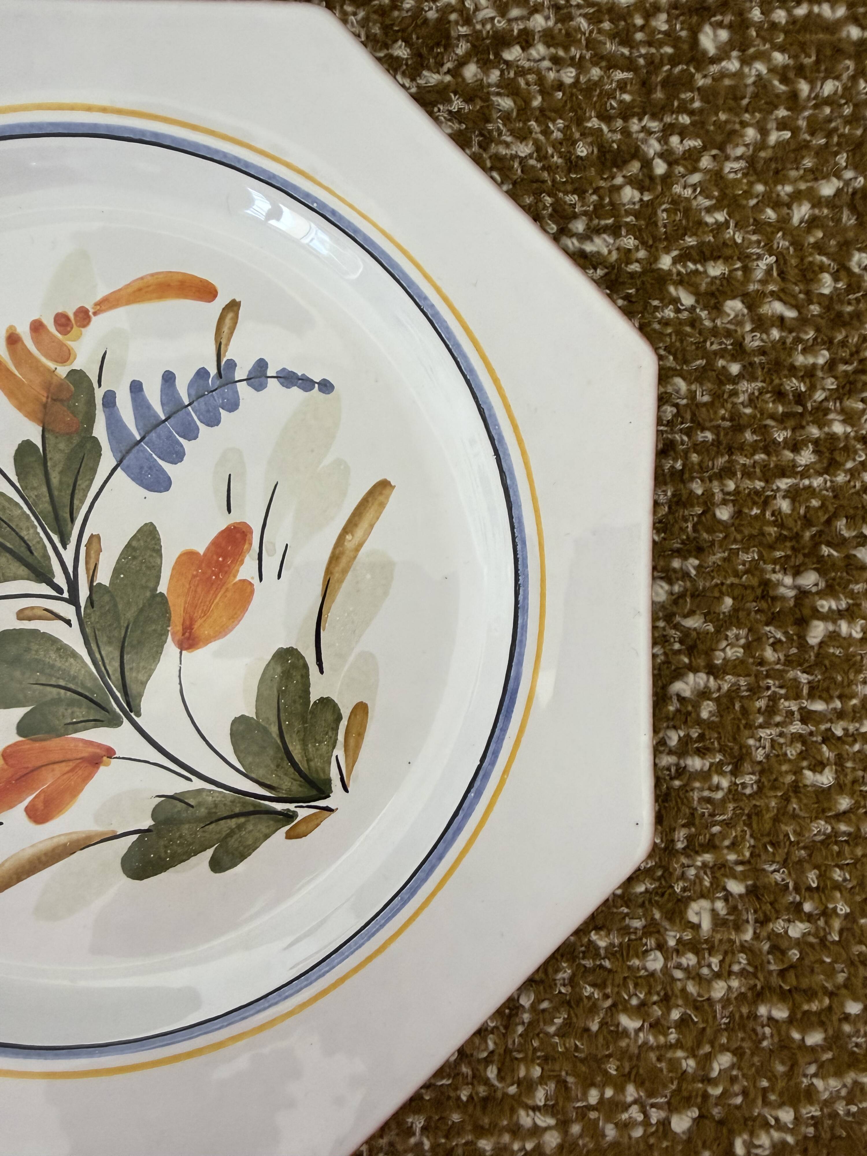 Assiette vintage octogonale peinte à la main