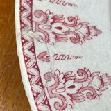 Plat ancien en porcelaine de Hiens, terre de fer