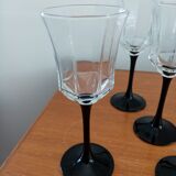 Black-footed glasses