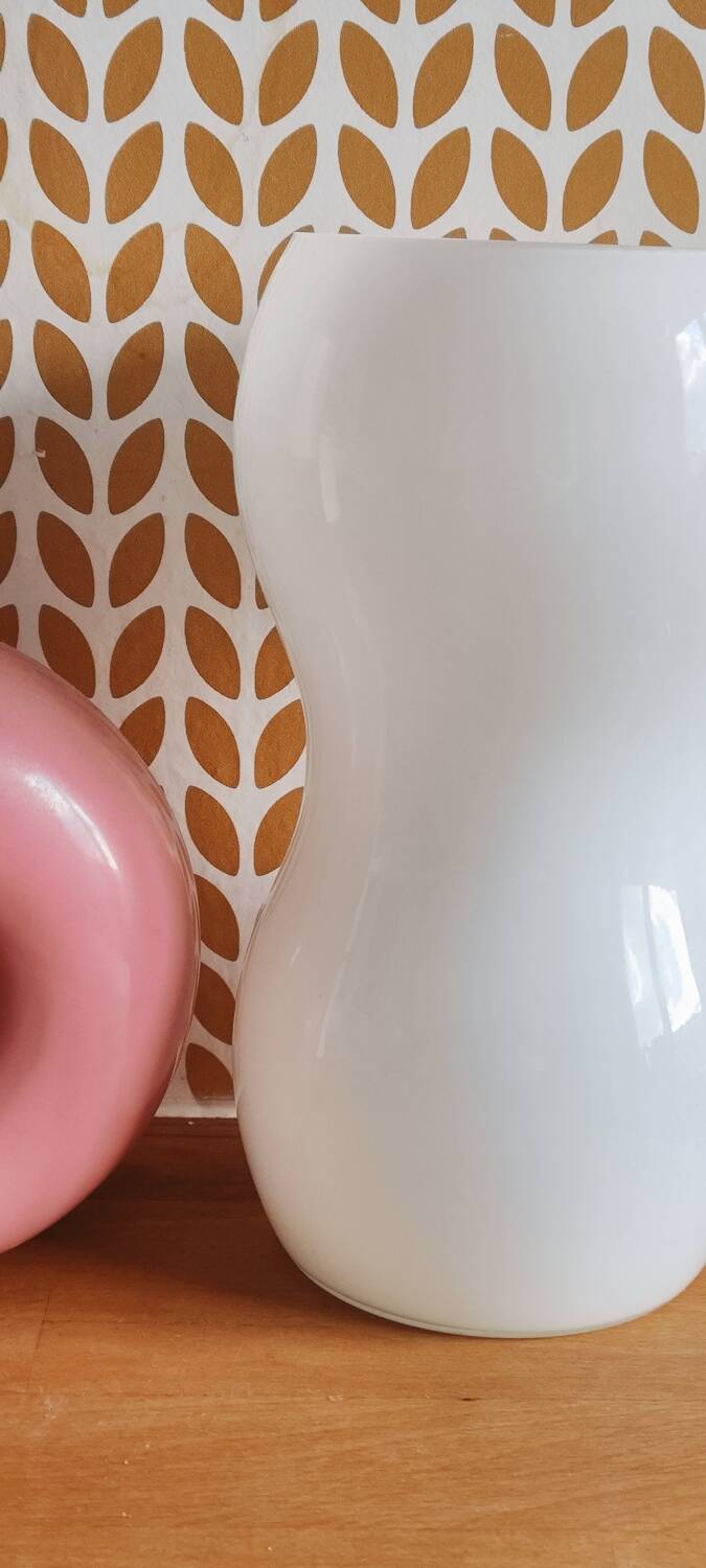 Table lamp in white opaline glass, peanut shape, Ikea.