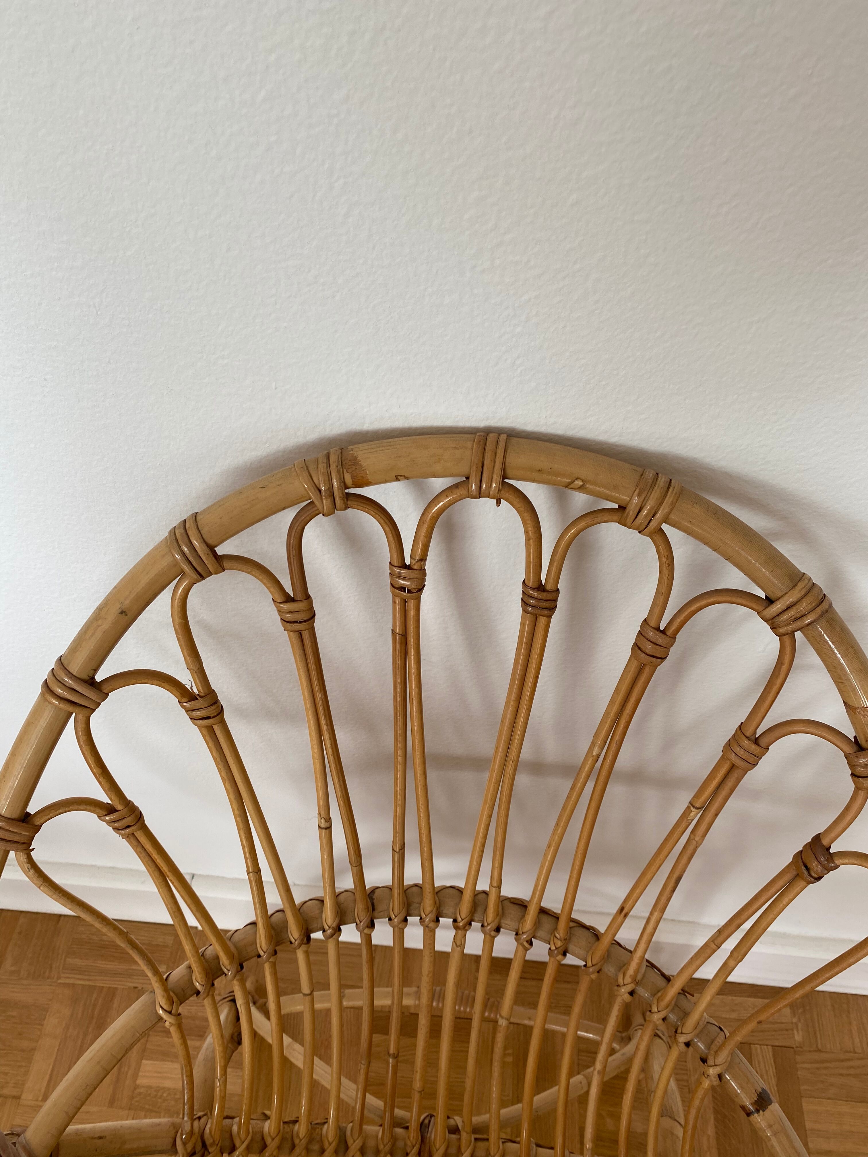 Armchair basket in vintage rattan 60's