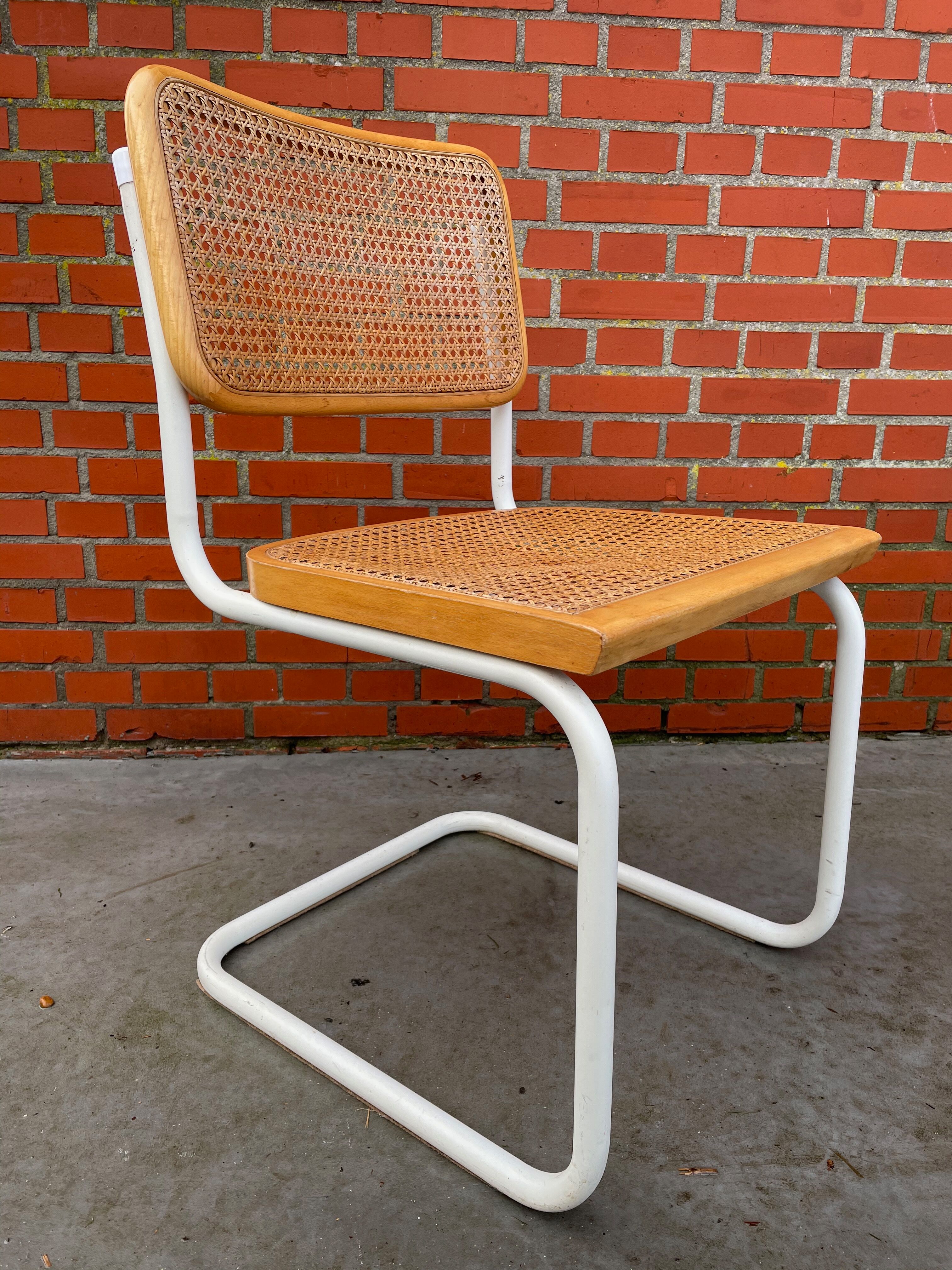 Ensemble de 4 chaises modèles Cesca de Marcel Breuer