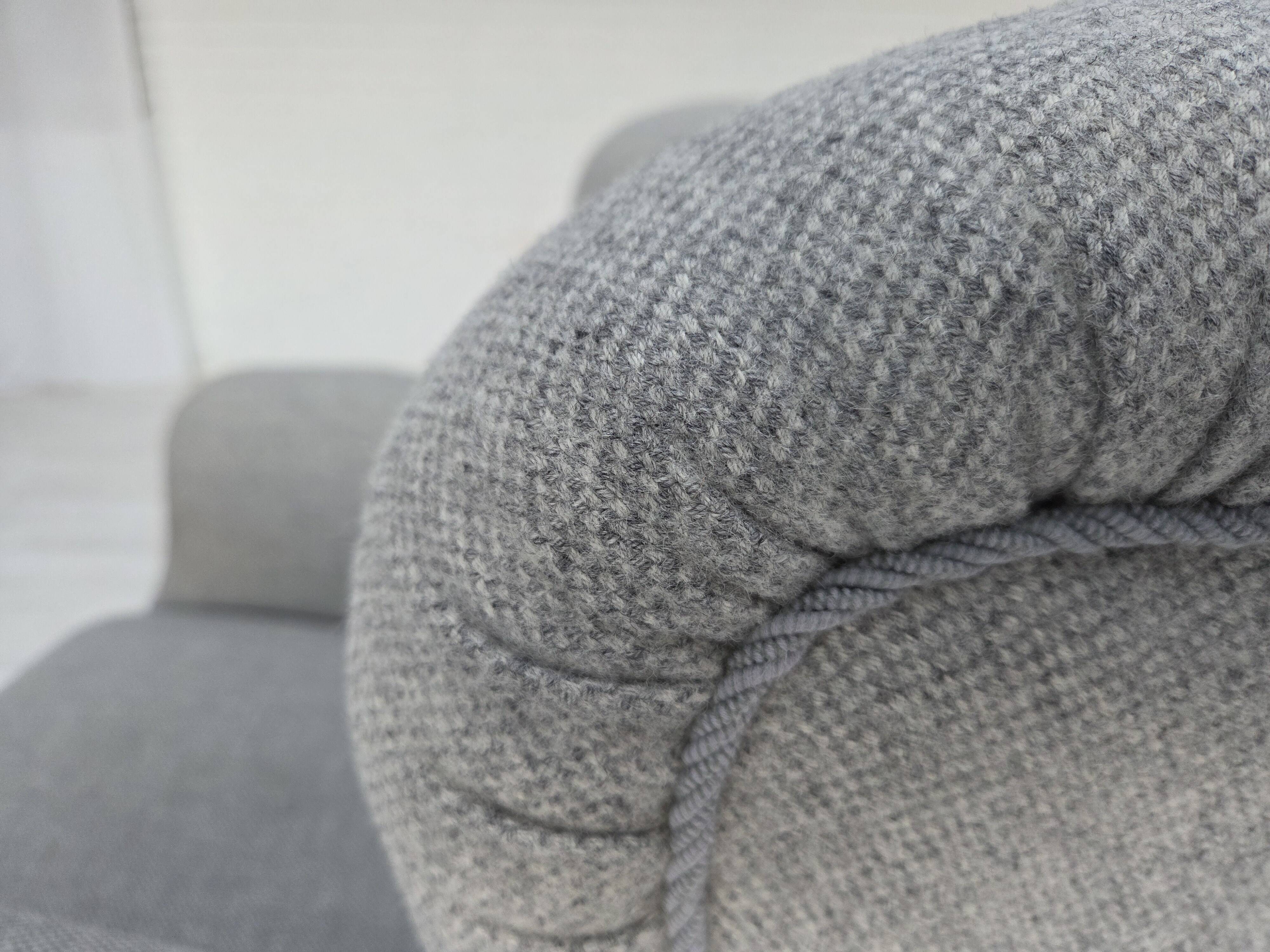 1950s, Danish relax chair by Fritz Hansen, model 1518, grey furniture wool.