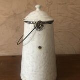 Pot à lait en tôle émaillée