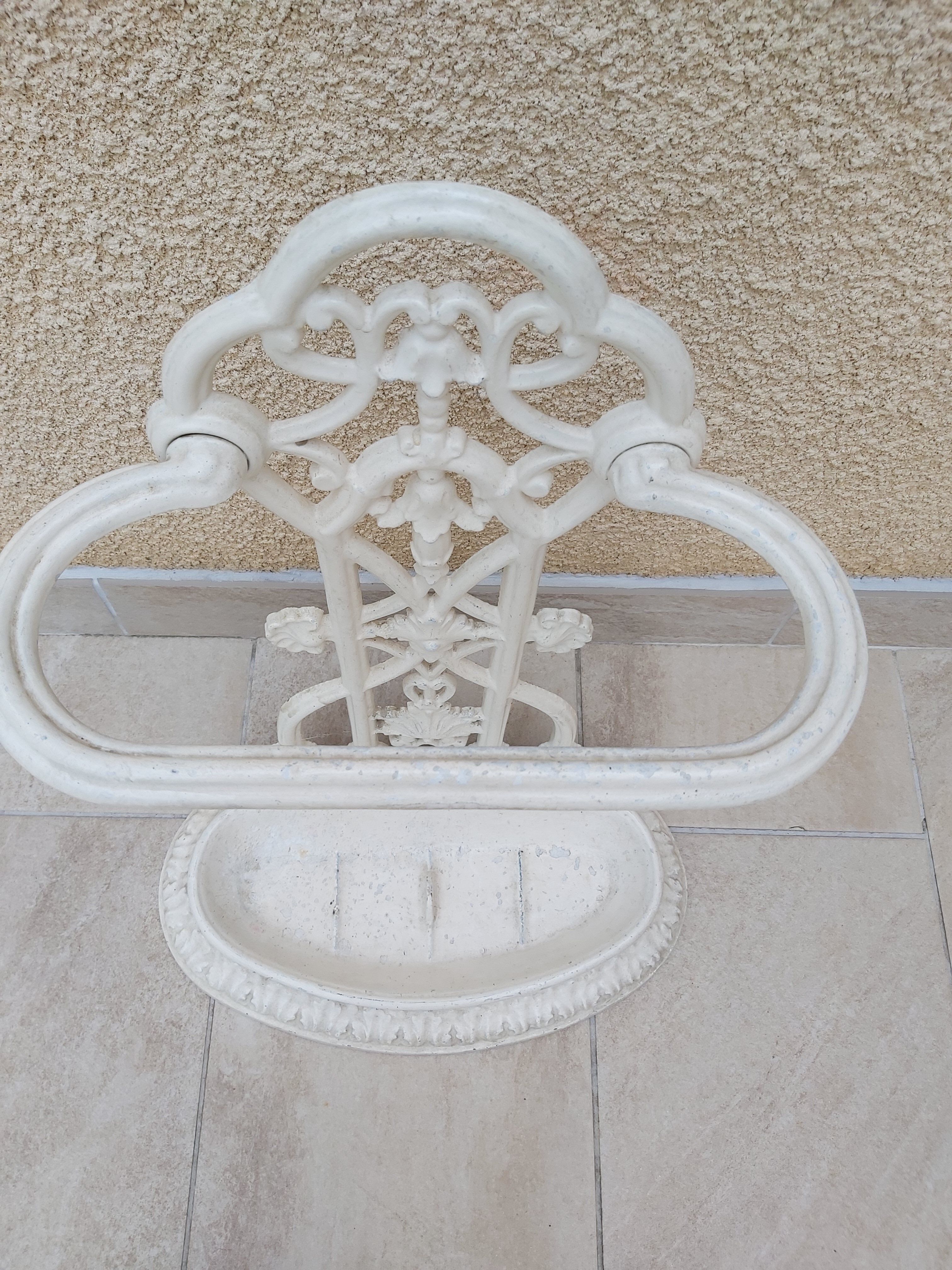 Cast iron umbrella holder