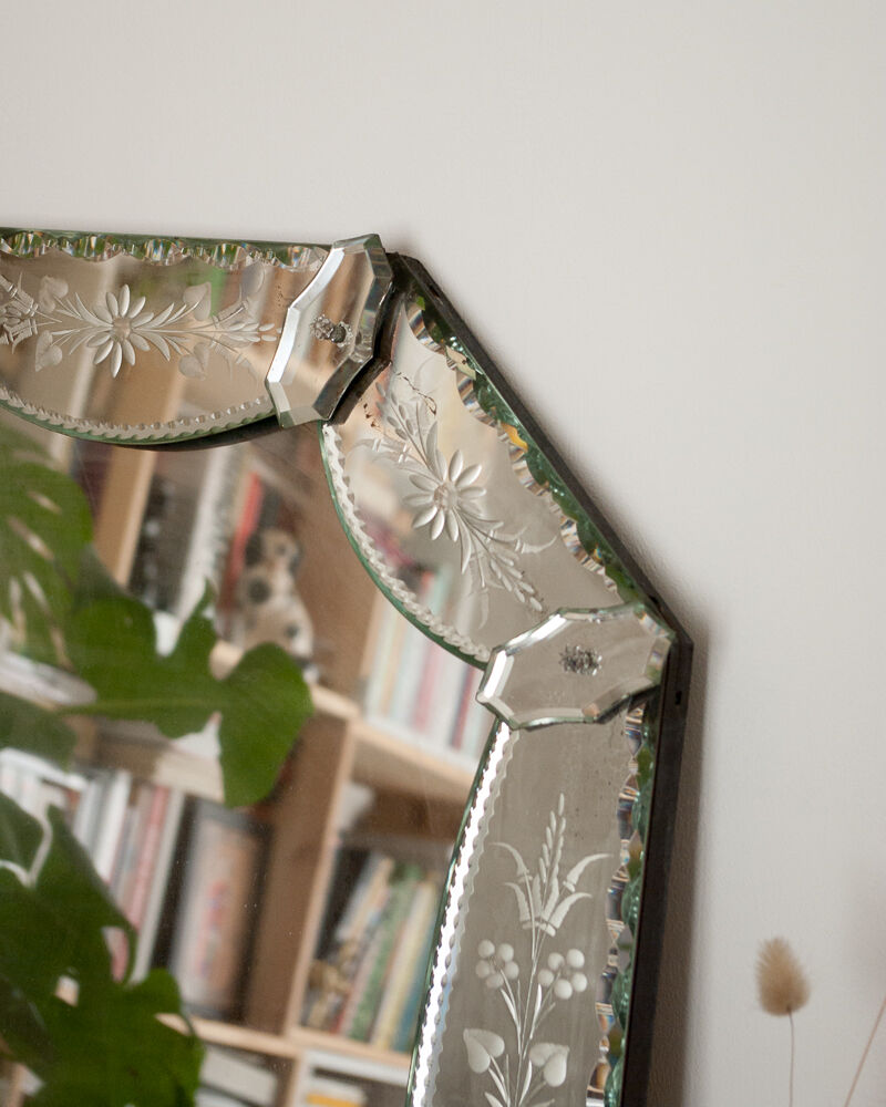 Venetian mirror 64x49cm