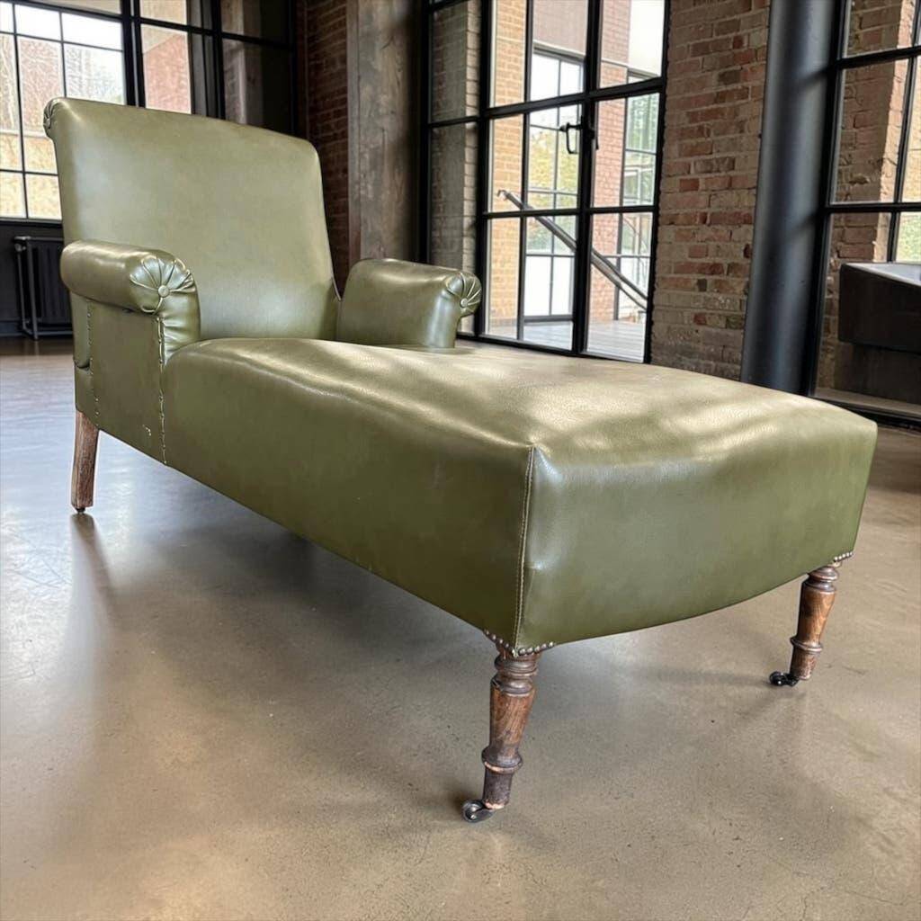 Chaise longue / fauteuil / chaise longue vintage en similicuir vert.