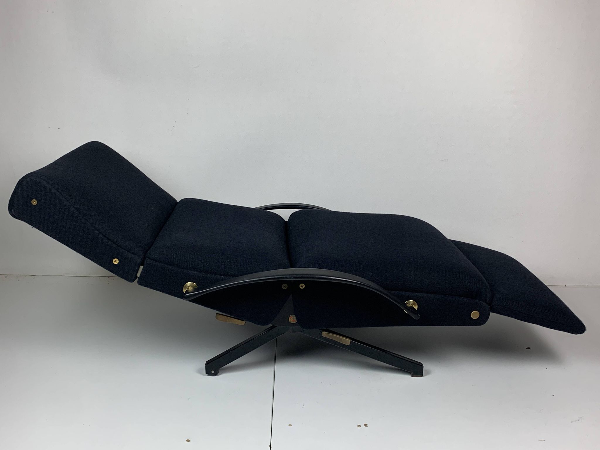 Midcentury dark navy blue Italian lounge chair by Osvaldo Borsani for Tecno, 1950s