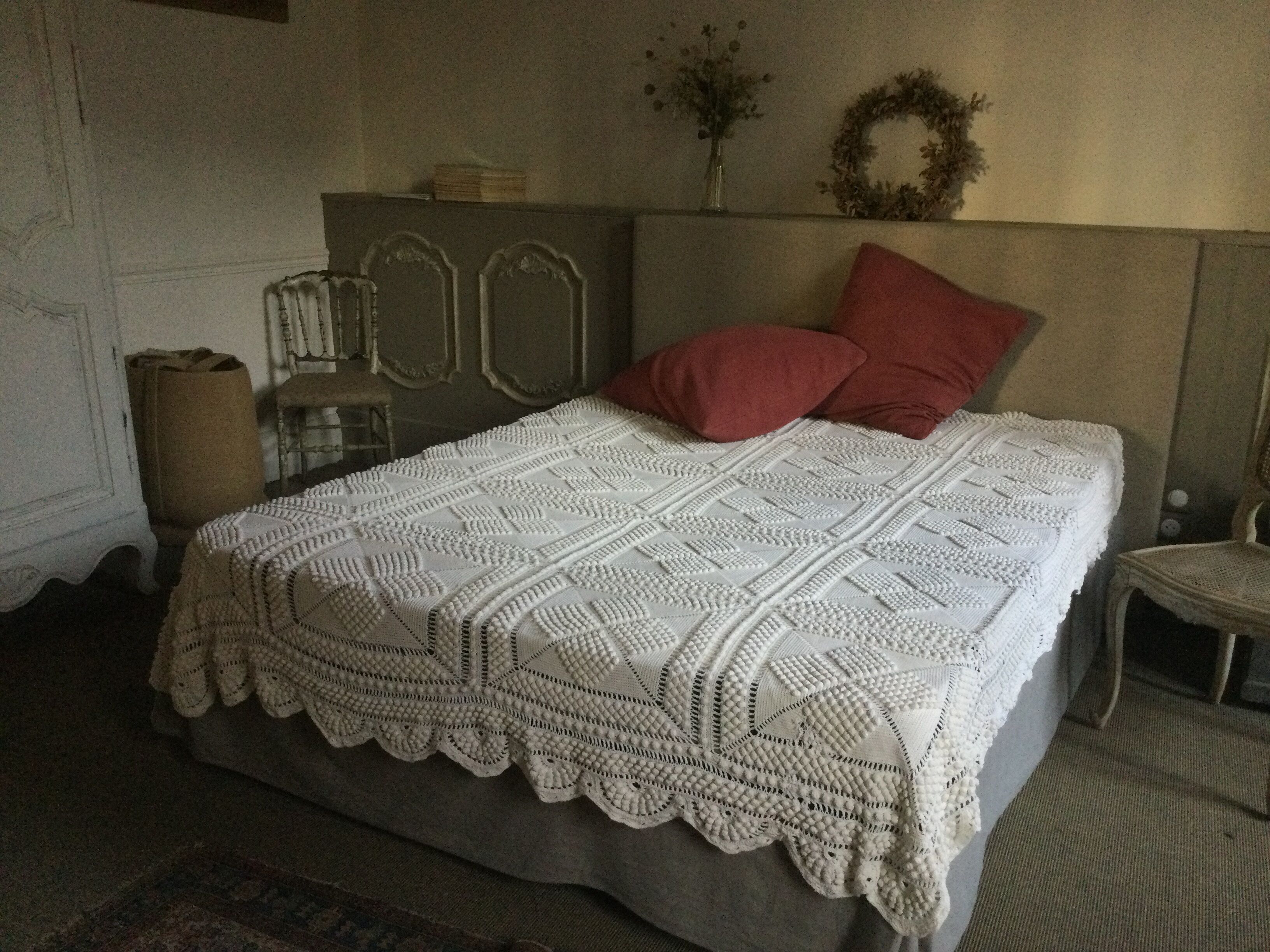 Crochet bed covers year 70