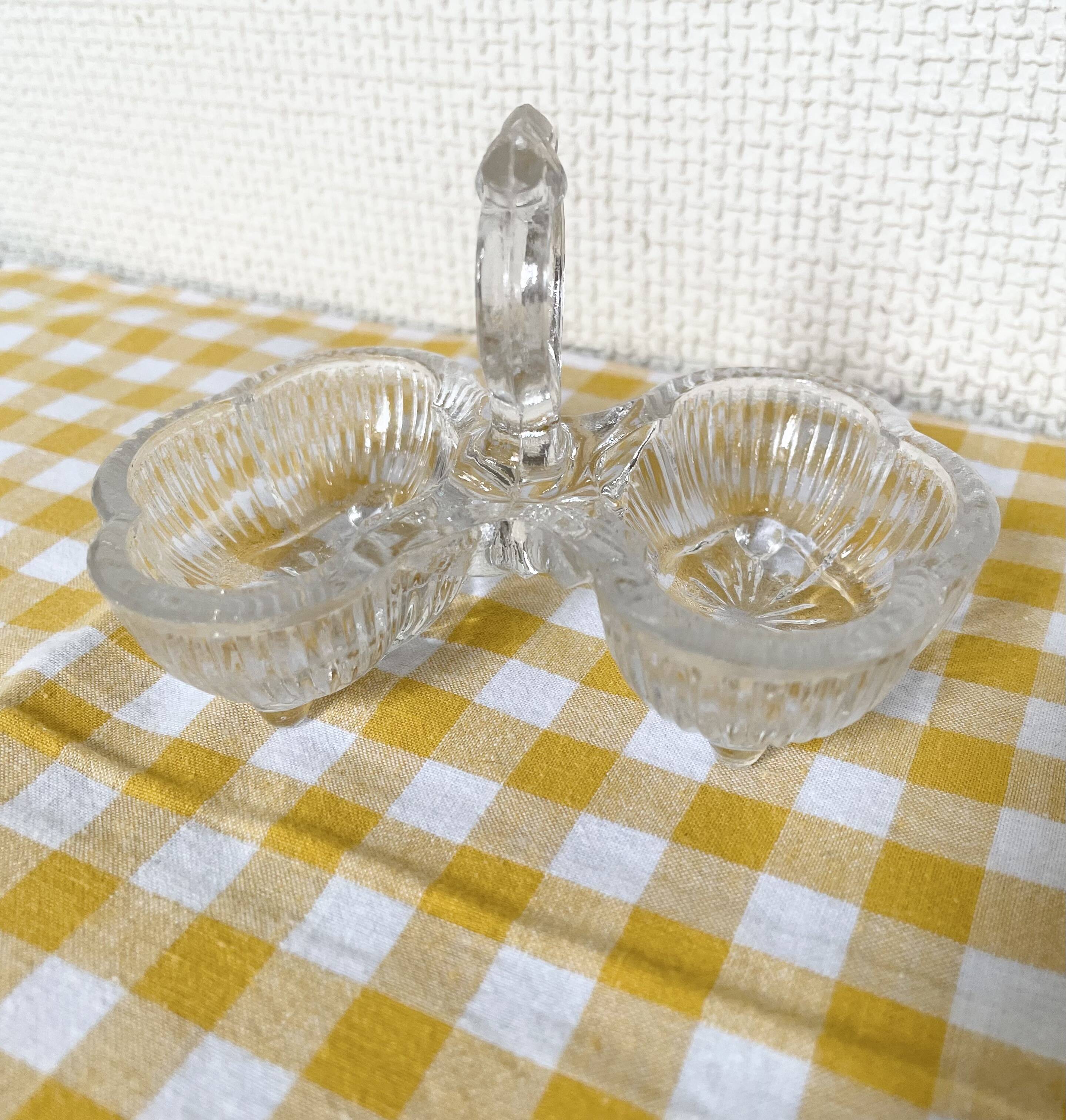 Double transparent molded glass salt shaker