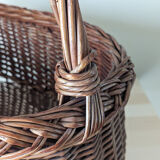 Wicker basket with handle