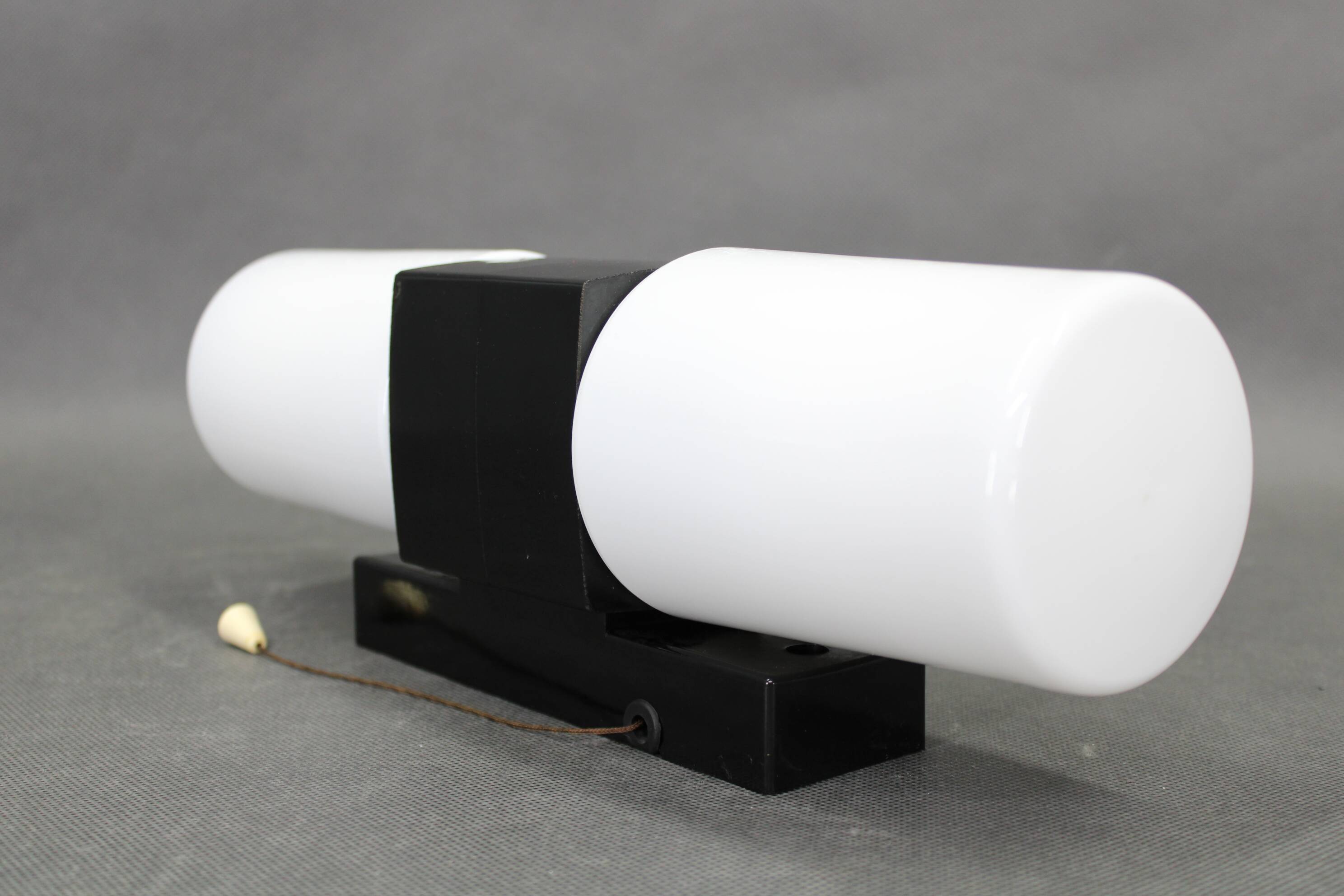 Mid-century wall light in bakelite and glass, 1960s