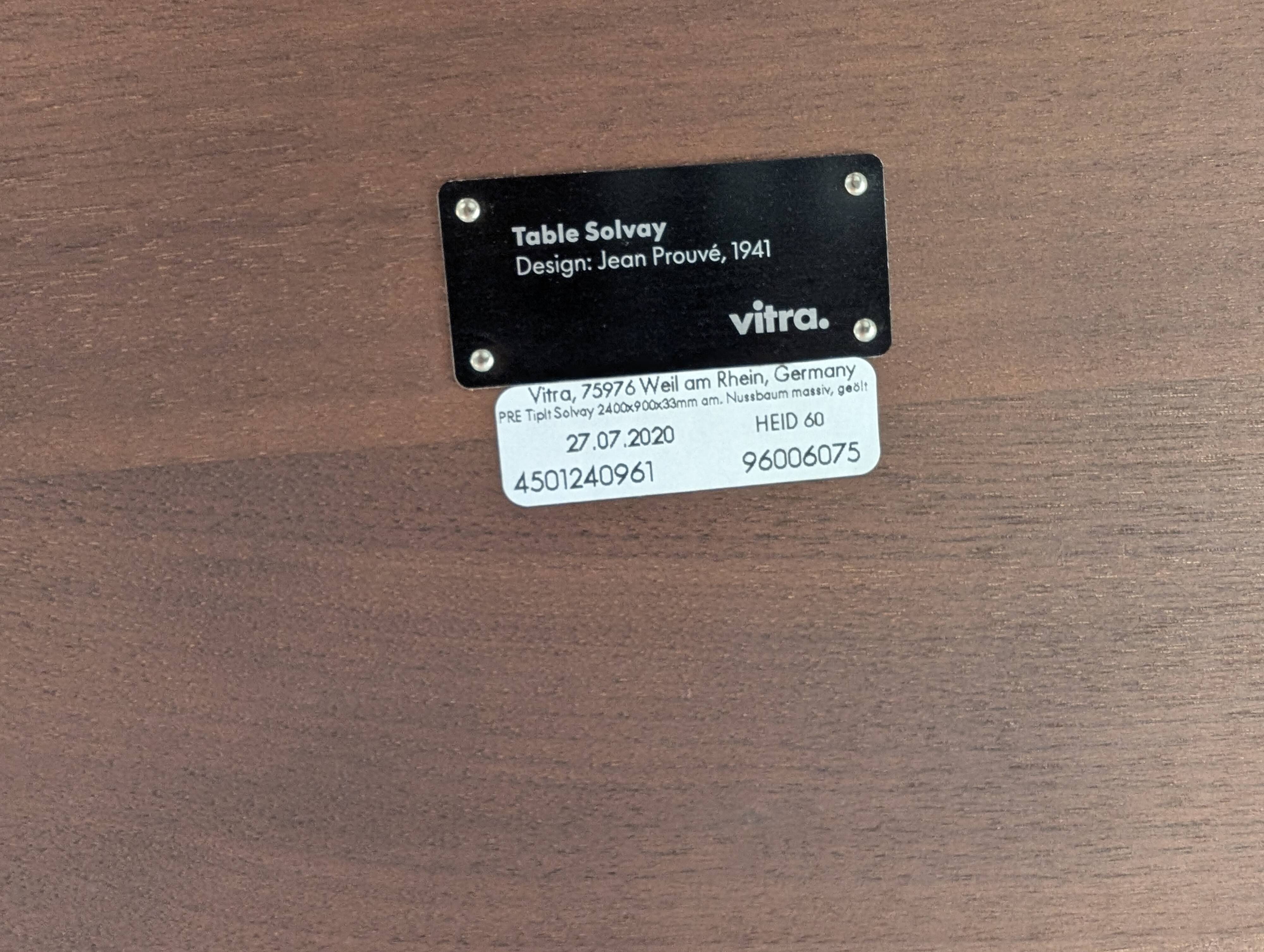 Table plateau EM Table VITRA American Walnut