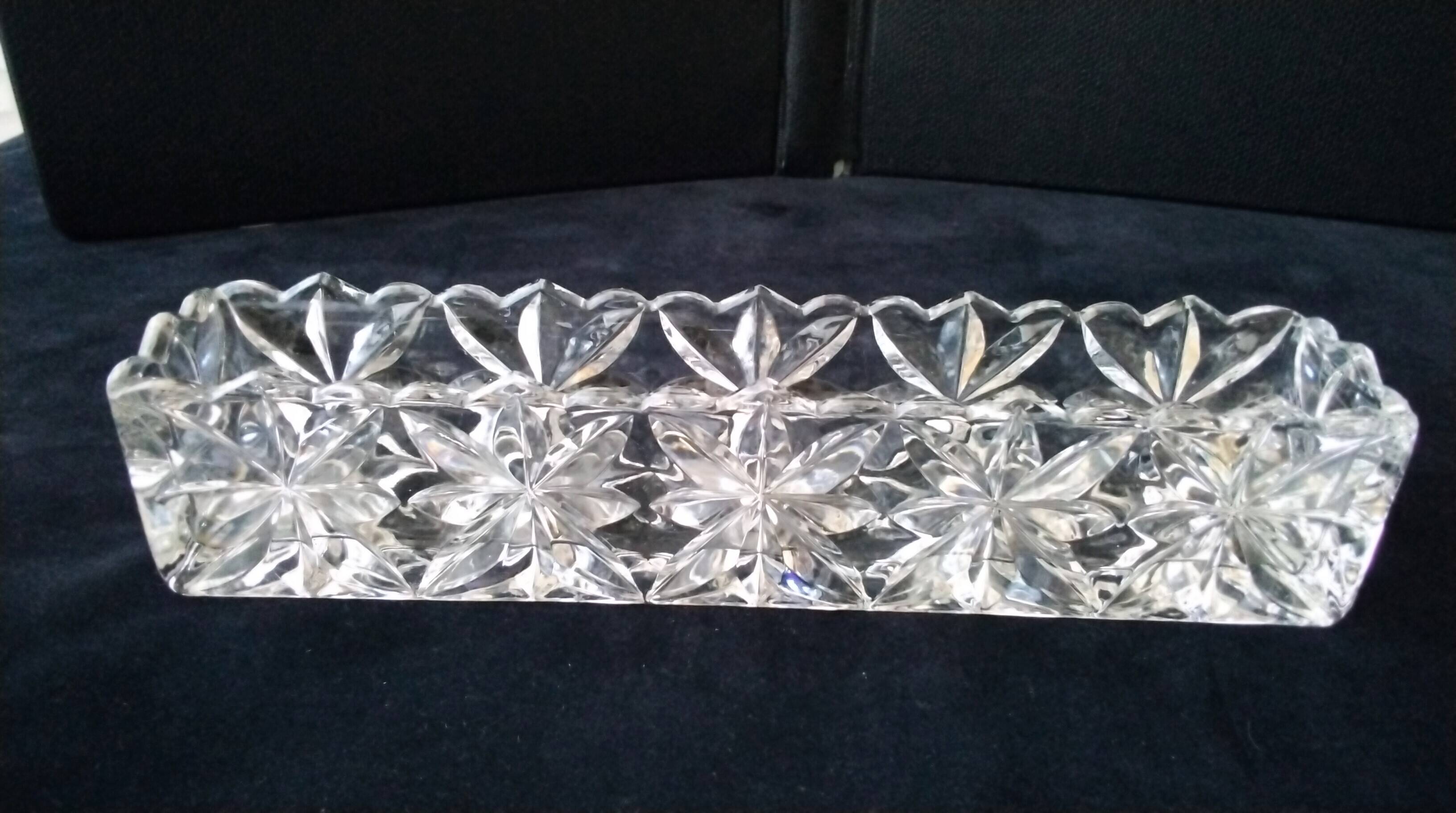 2 molded crystal centerpiece planters