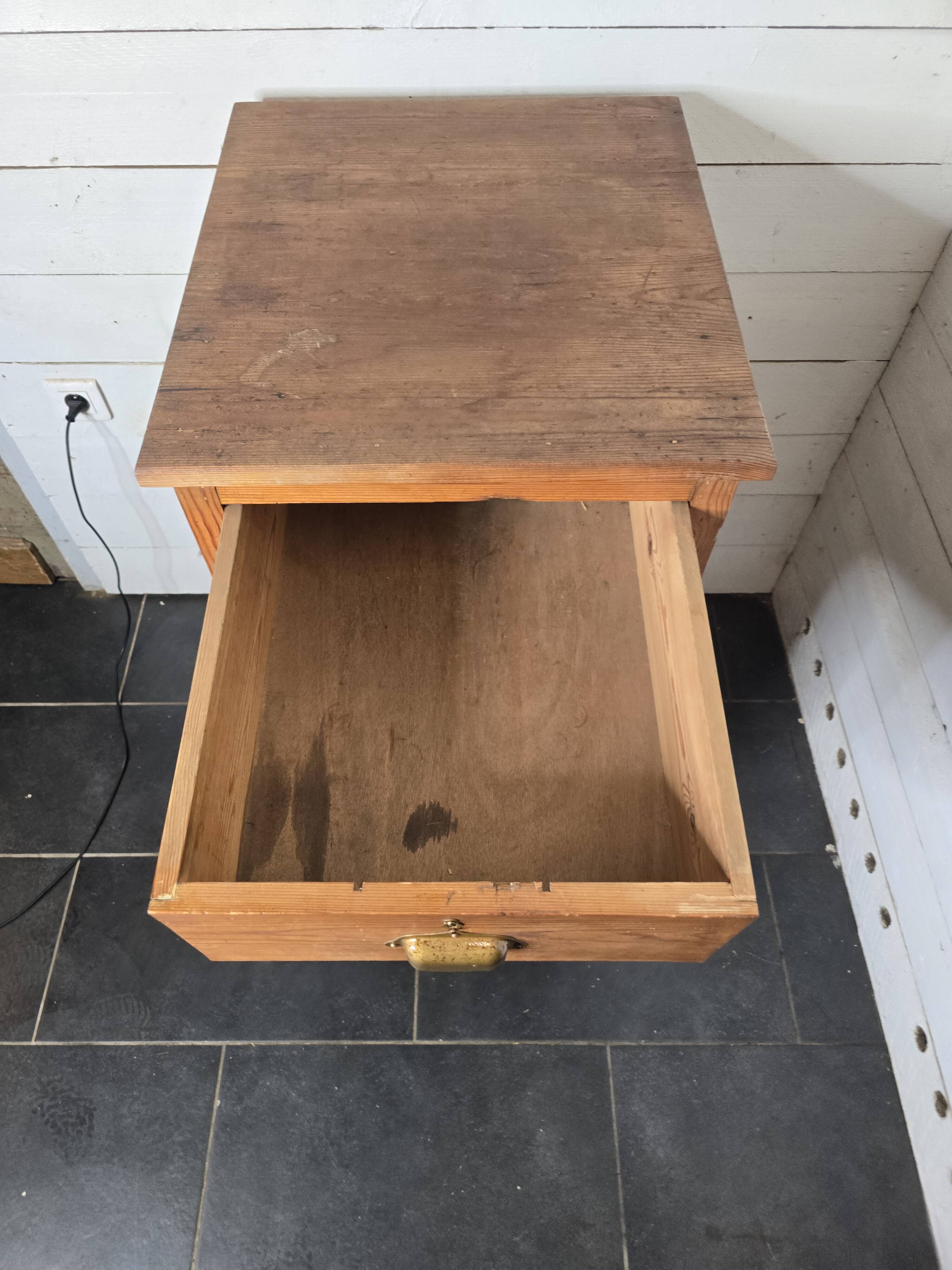 Craft cabinet with 4 drawers