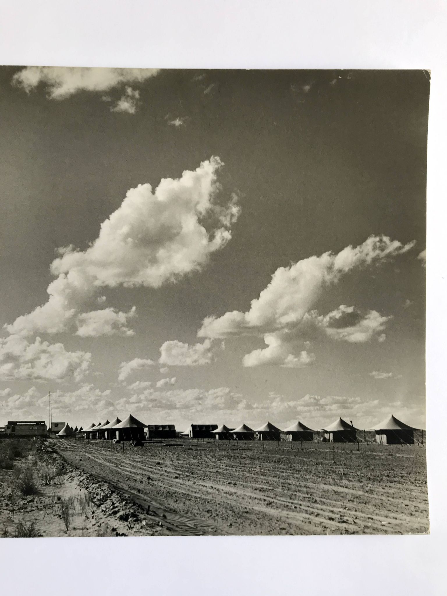 F. Schneider, Camp de forage en Algérie, années 60.  Tirage argentique NB