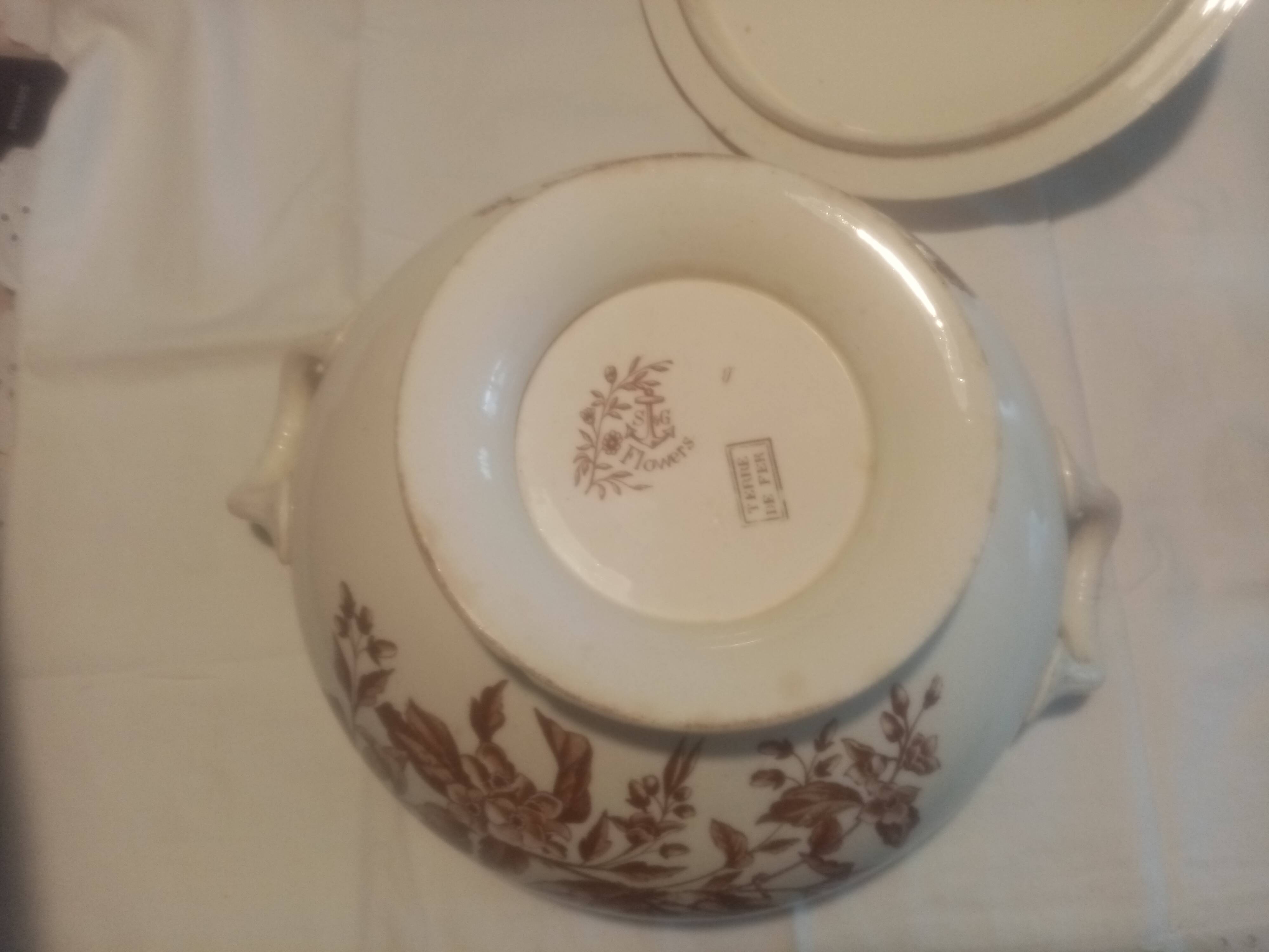 Superb and rare soup tureen, flowers model, clairefontaine faience