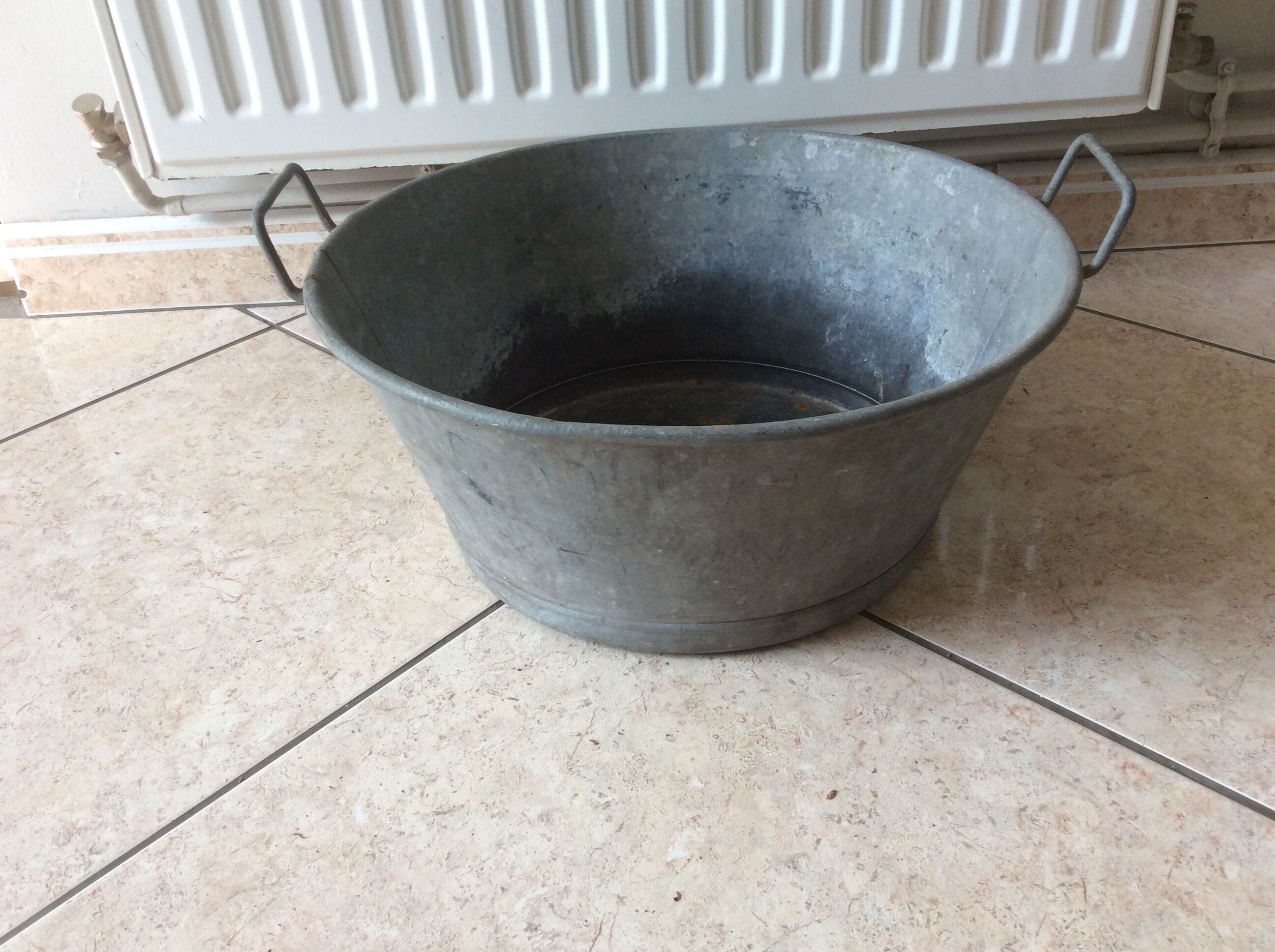 Zinc round basin