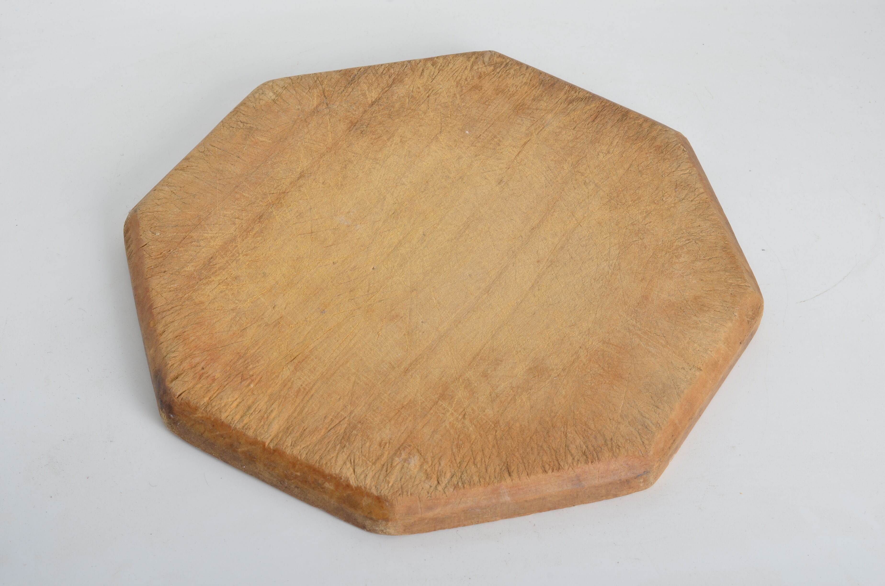 Octagonal cutting board