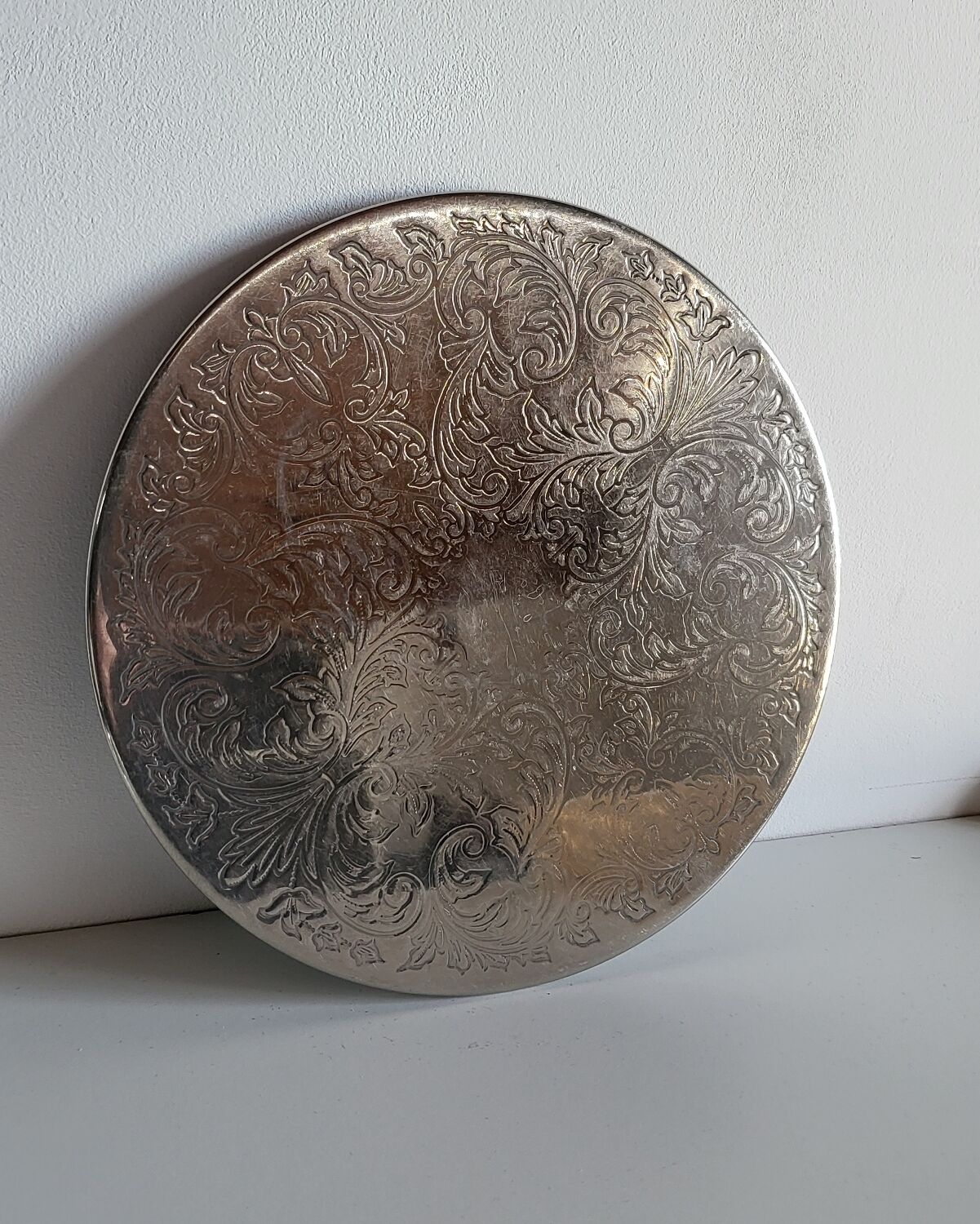 Silver-plated metal trivet English