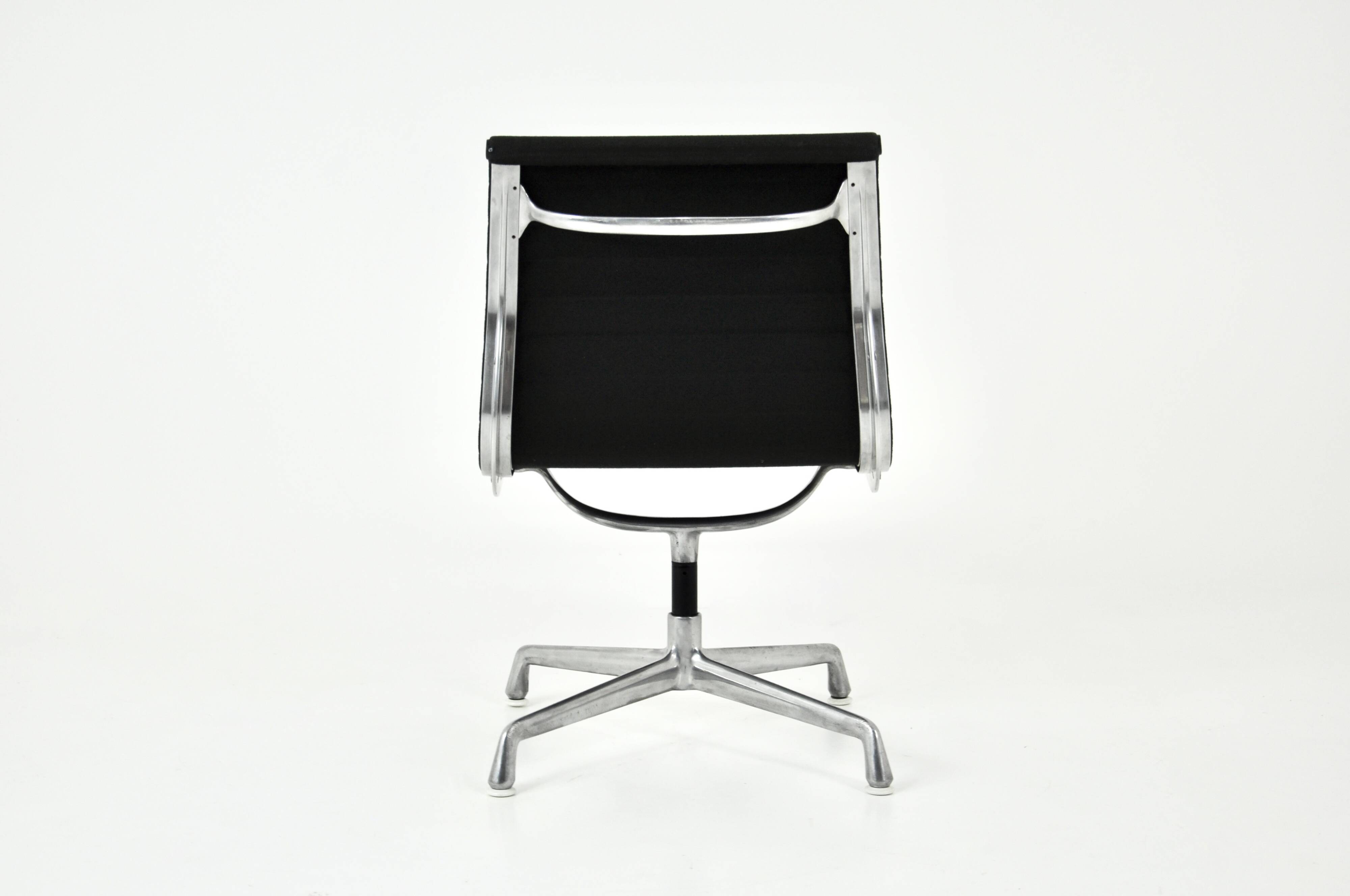 Black office chair by Charles & Ray Eames for Herman Miller, 1960s