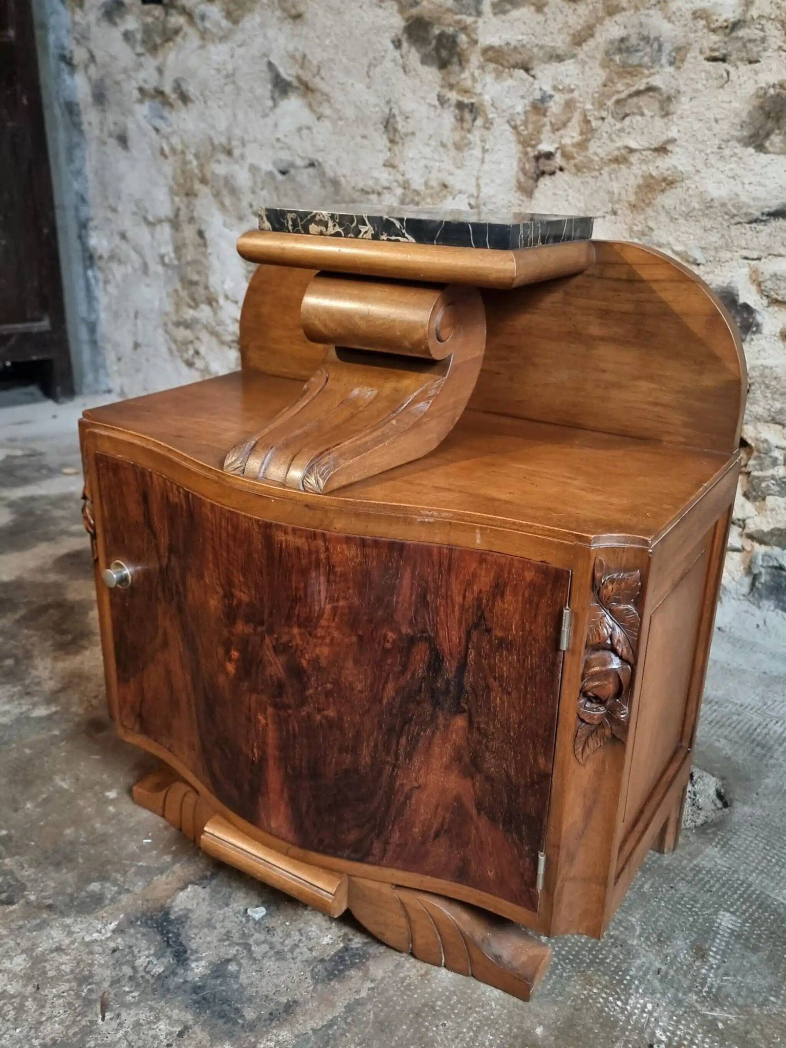 Table de chevet Art Déco française avec dessus en marbre, vers 1930