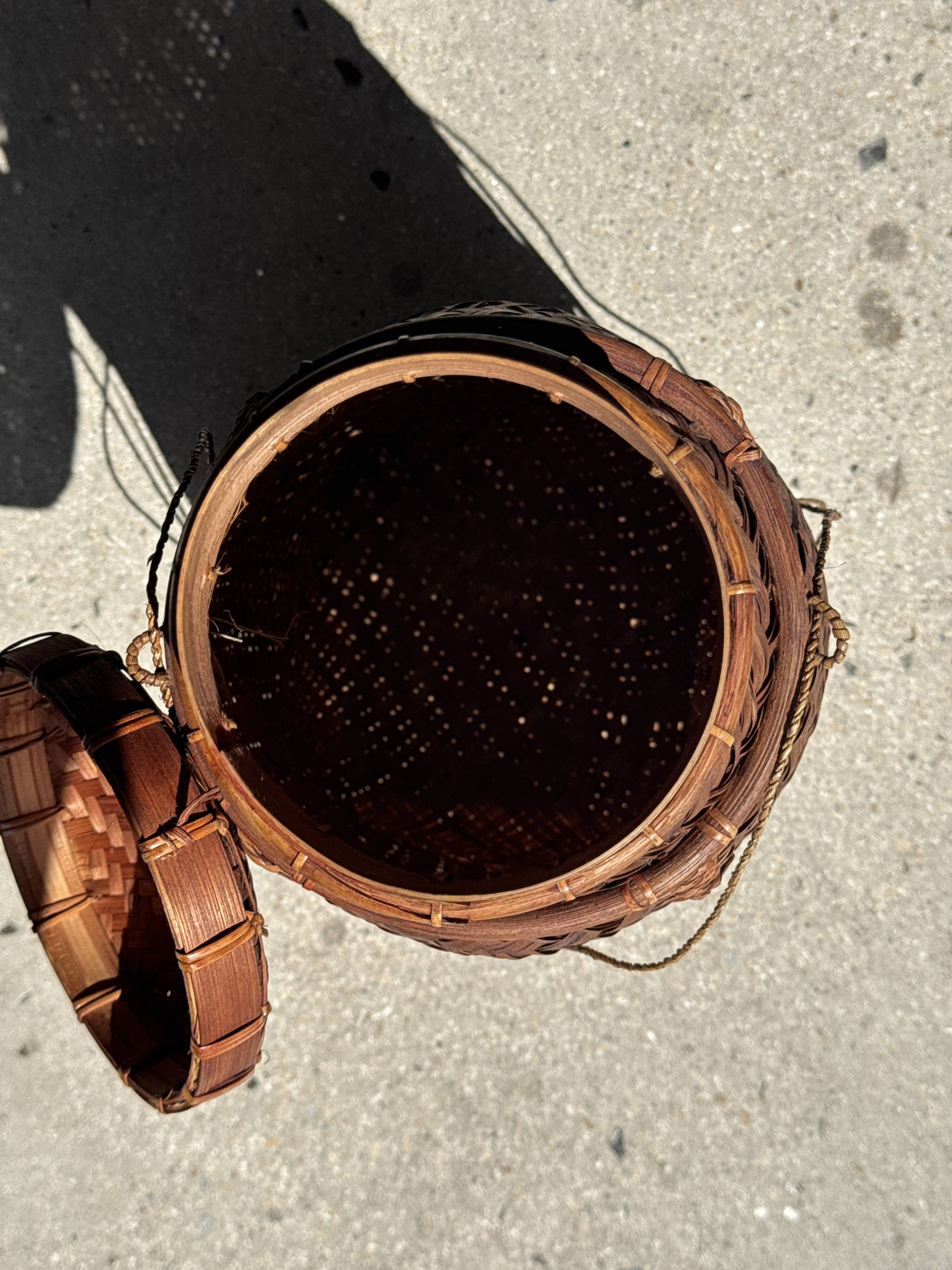 Small traditional Balinese basket with cords H47 D19 0.5kg