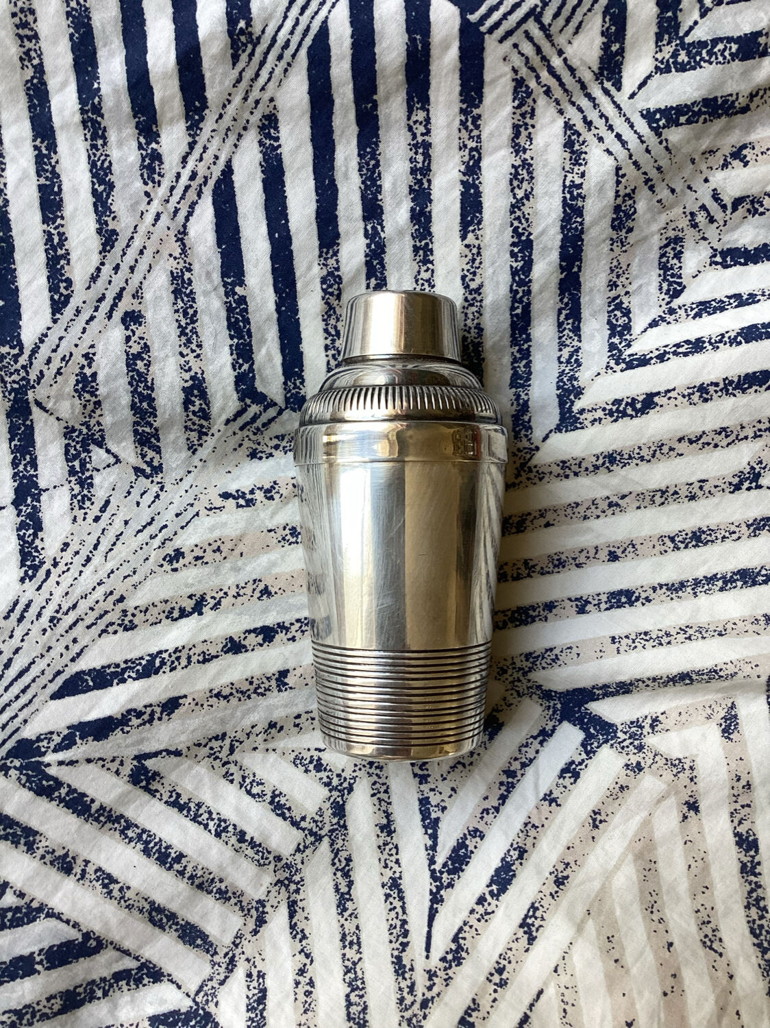 Antique shaker in silver metal hallmarked Art Deco style