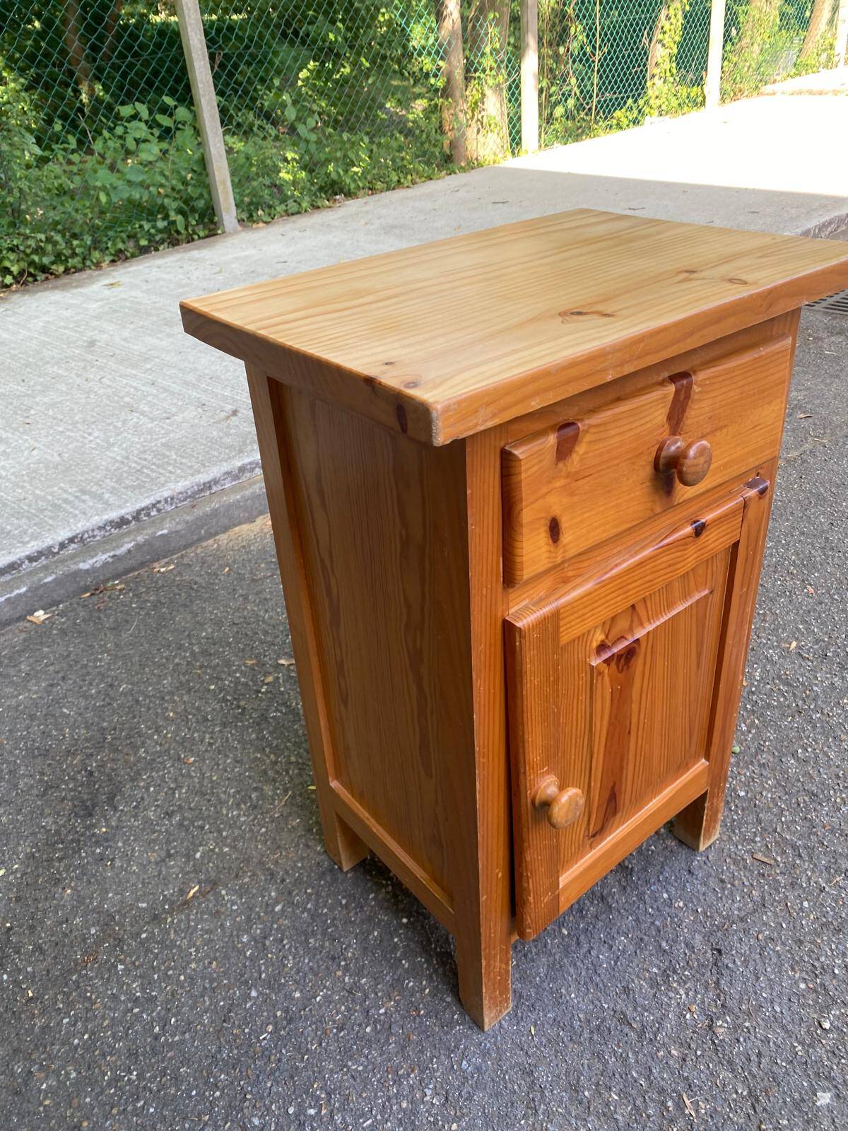 Commode vintage en bois massif des années 80