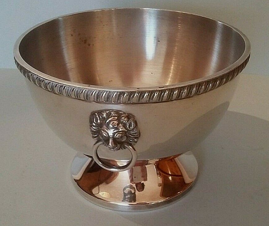 Cut in silver metal english cavalier