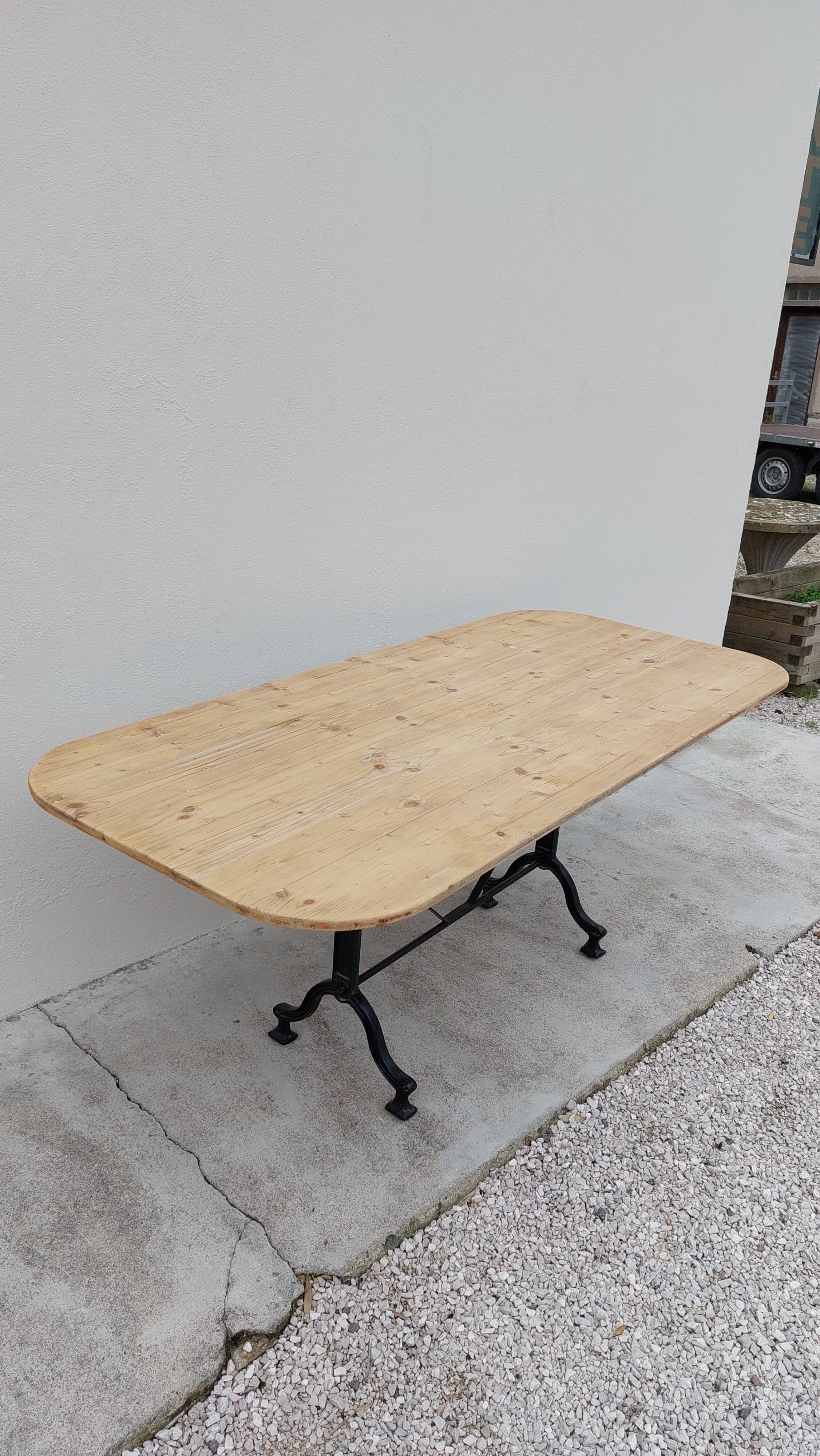 Table de restaurant bistrot en fonte -1m76