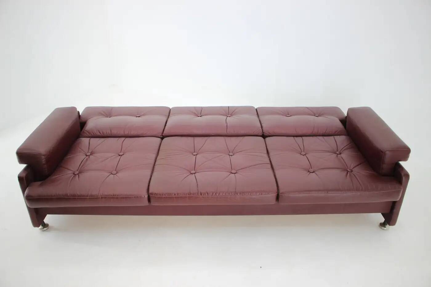 Canapé, day-bed en cuir par Arch. Spicka, Tchécoslovaquie années 1970