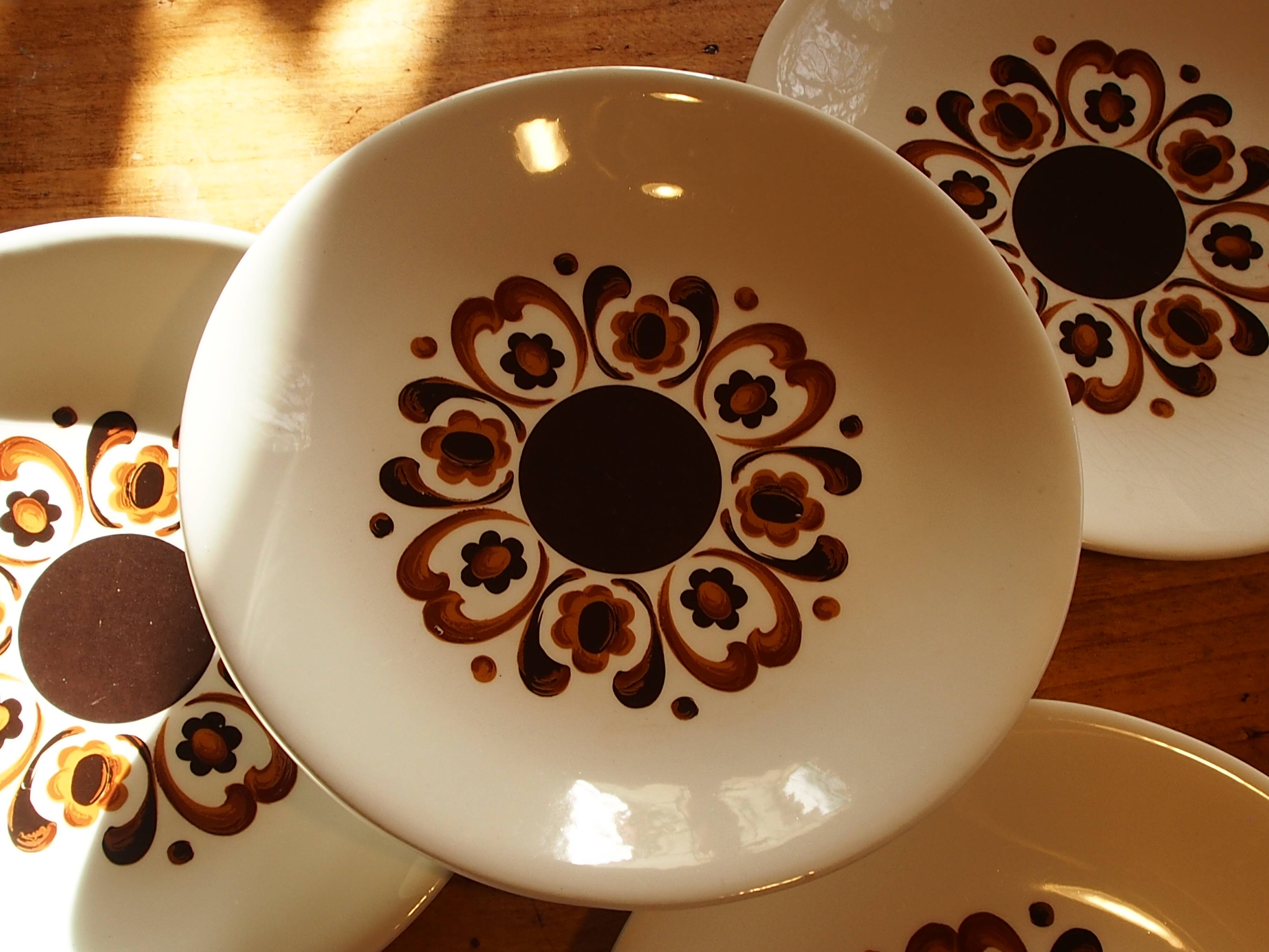 Lot of 10 vintage flat plates from the GIEN factory