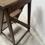 Library step stool with three steps in patinated beech, 20th century.