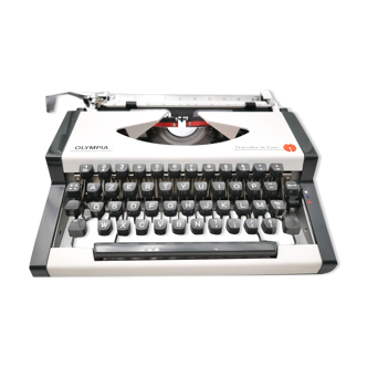 Olympia traveller typewriter luxury Vintage white revised ribbon new