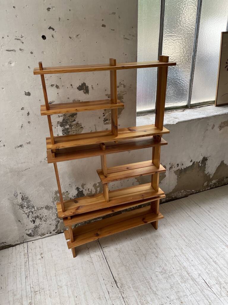 Trio d'étagères constructivistes en pin style Regain