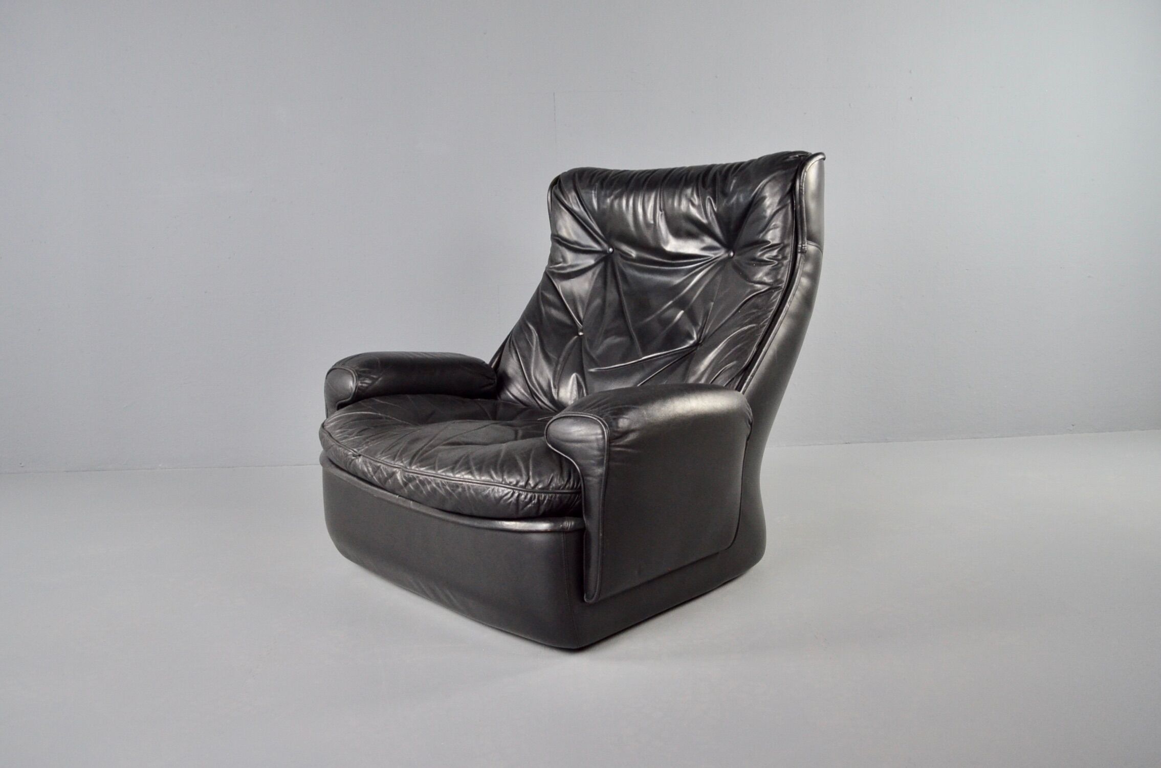 Airborne Orchidée lounge chair by Michel Cadestin 1970