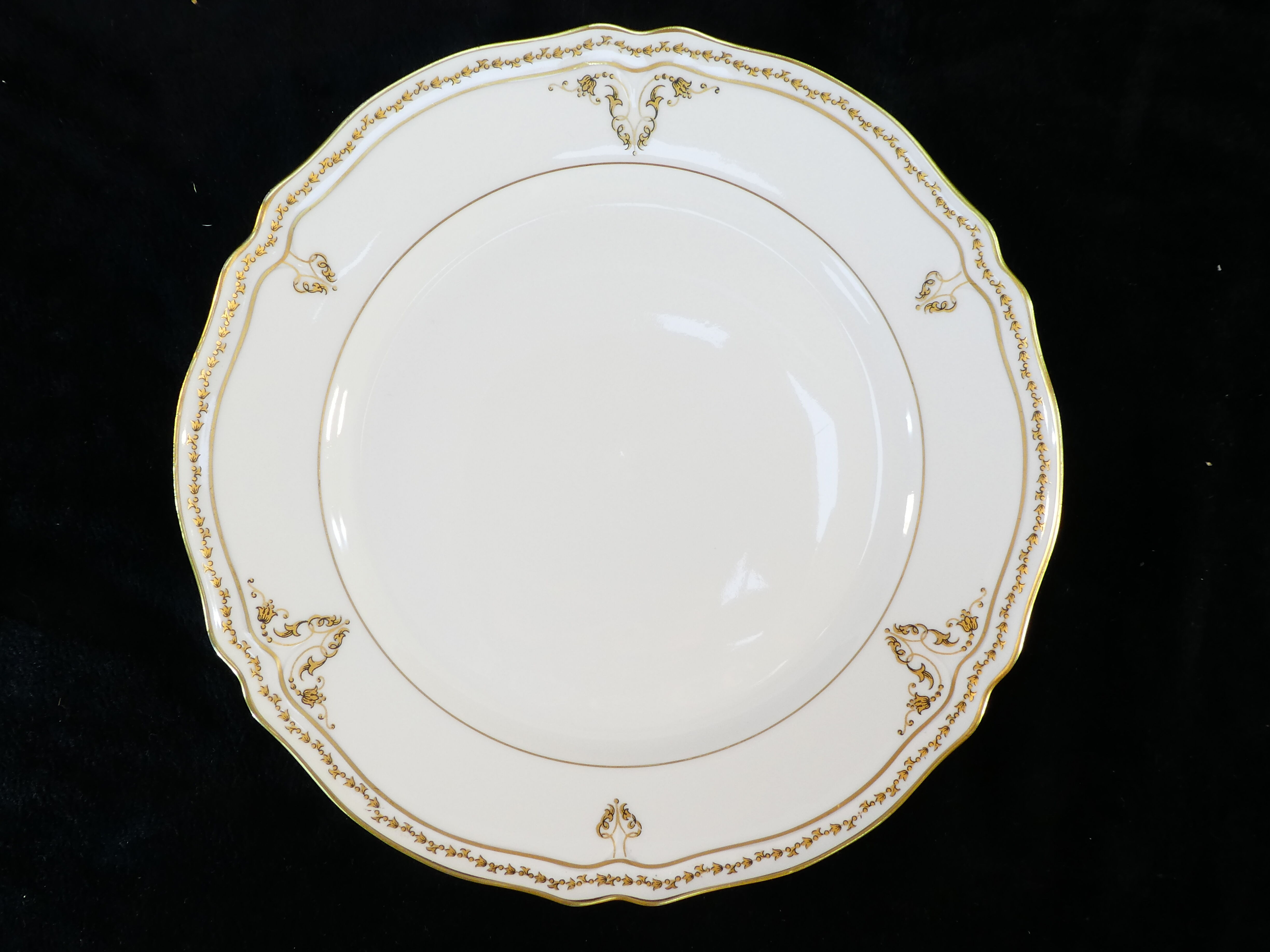 12 large flat plates in LIMOGES porcelain GIRAUD gilded hand painted